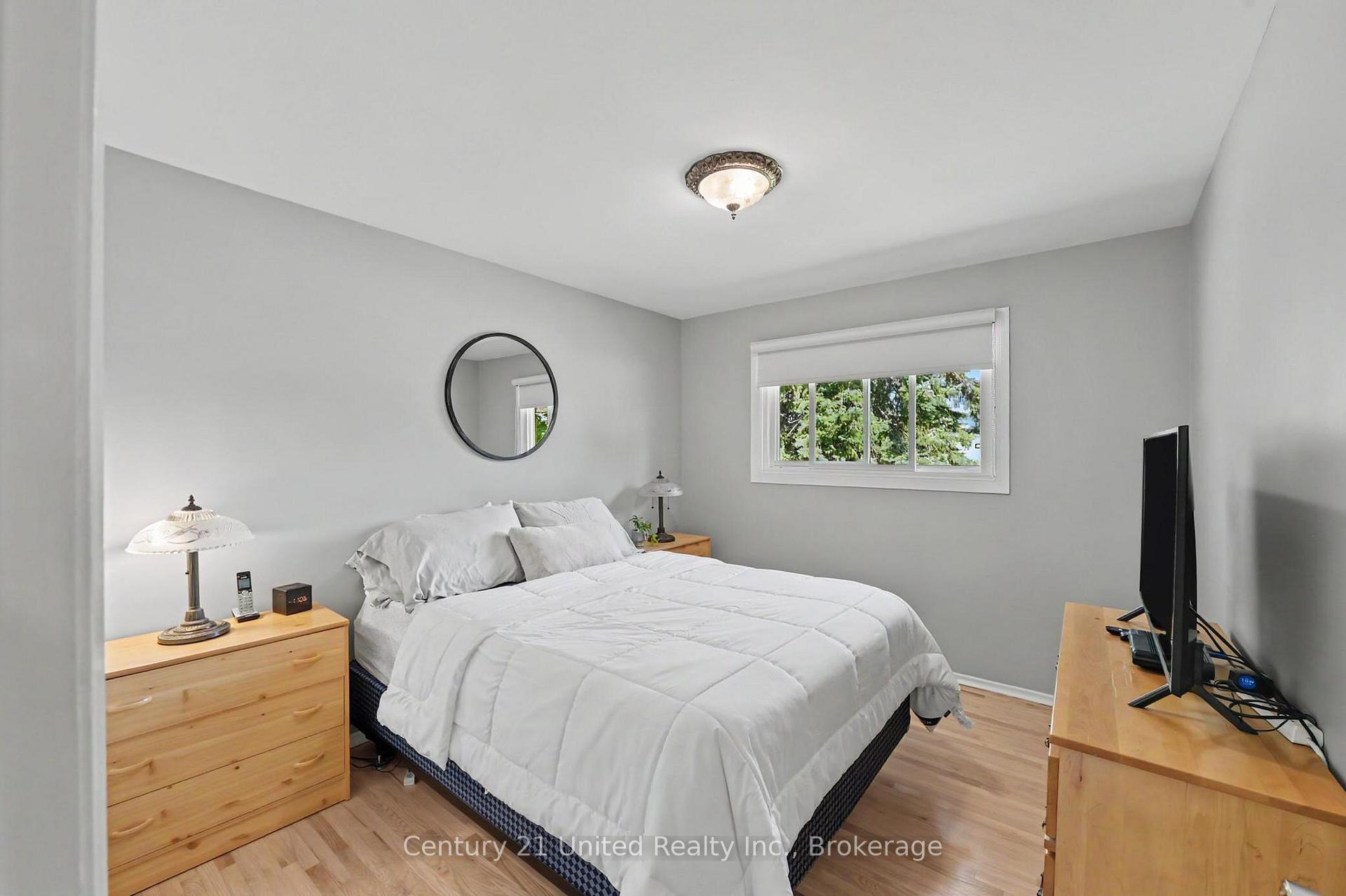 Photo 11 of 815 Stewart Drive, Peterborough, Ashburnham Ward 4 — HOMEH