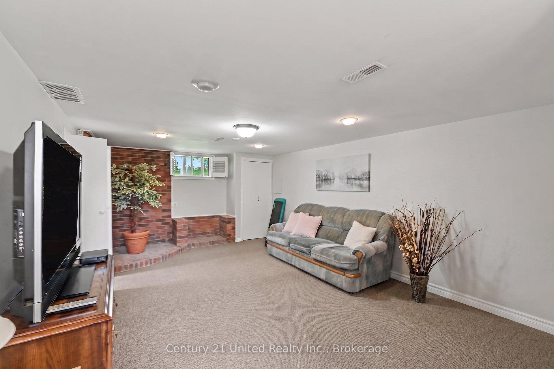 Photo 15 of 815 Stewart Drive, Peterborough, Ashburnham Ward 4 — HOMEH