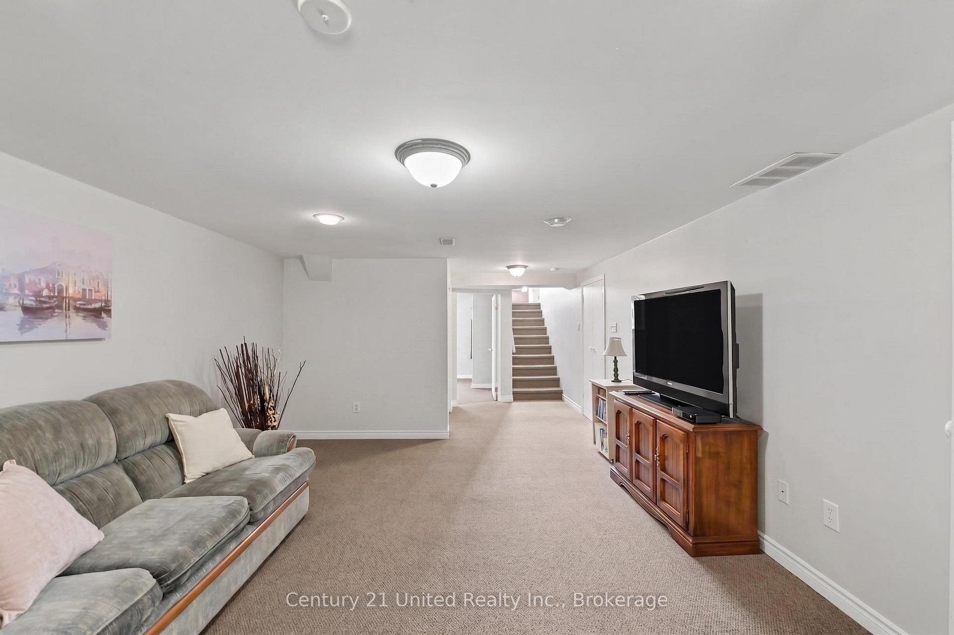 Photo 16 of 815 Stewart Drive, Peterborough, Ashburnham Ward 4 — HOMEH