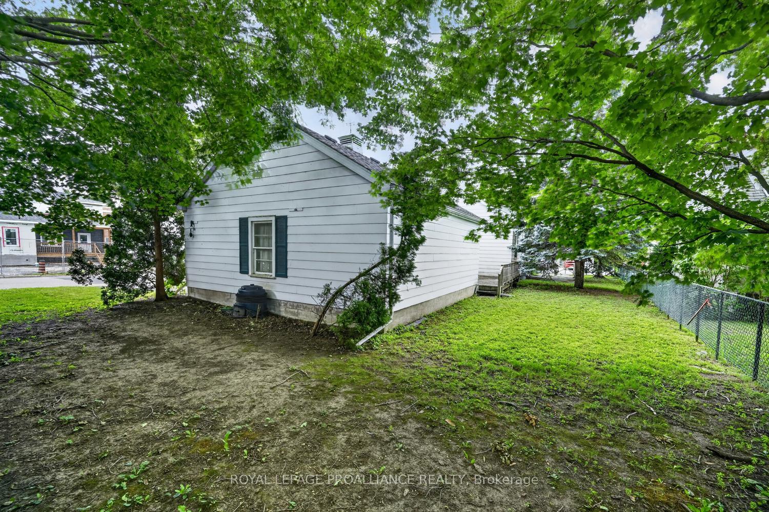 Photo 7 of 390 James Street W, Prescott, Prescott — HOMEH