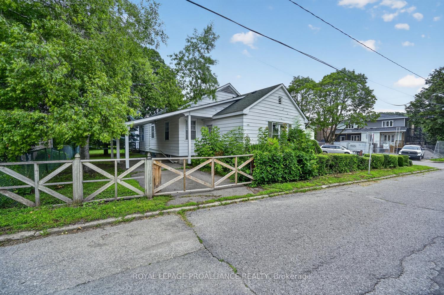 Photo 11 of 390 James Street W, Prescott, Prescott — HOMEH
