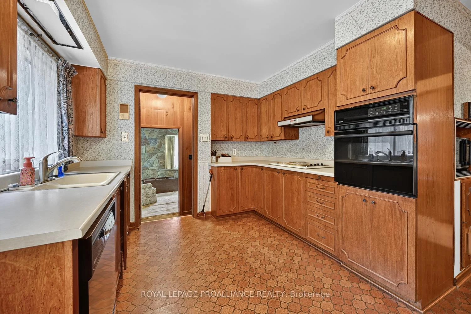 Photo 18 of 390 James Street W, Prescott, Prescott — HOMEH