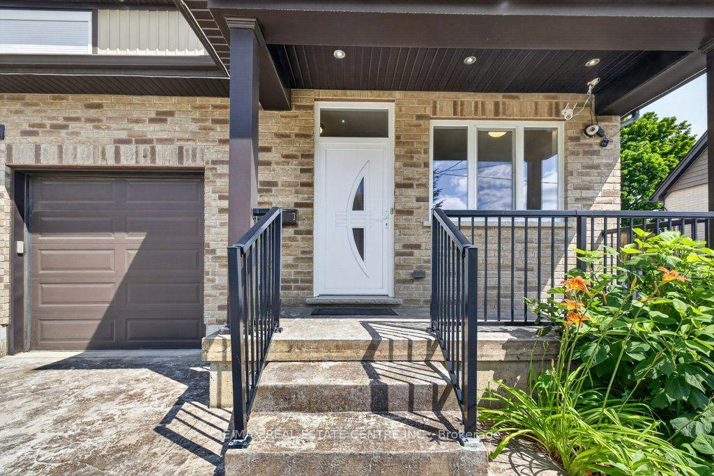 Photo 3 of 236 Neilson Avenue, Waterloo, Downtown Waterloo — HOMEH