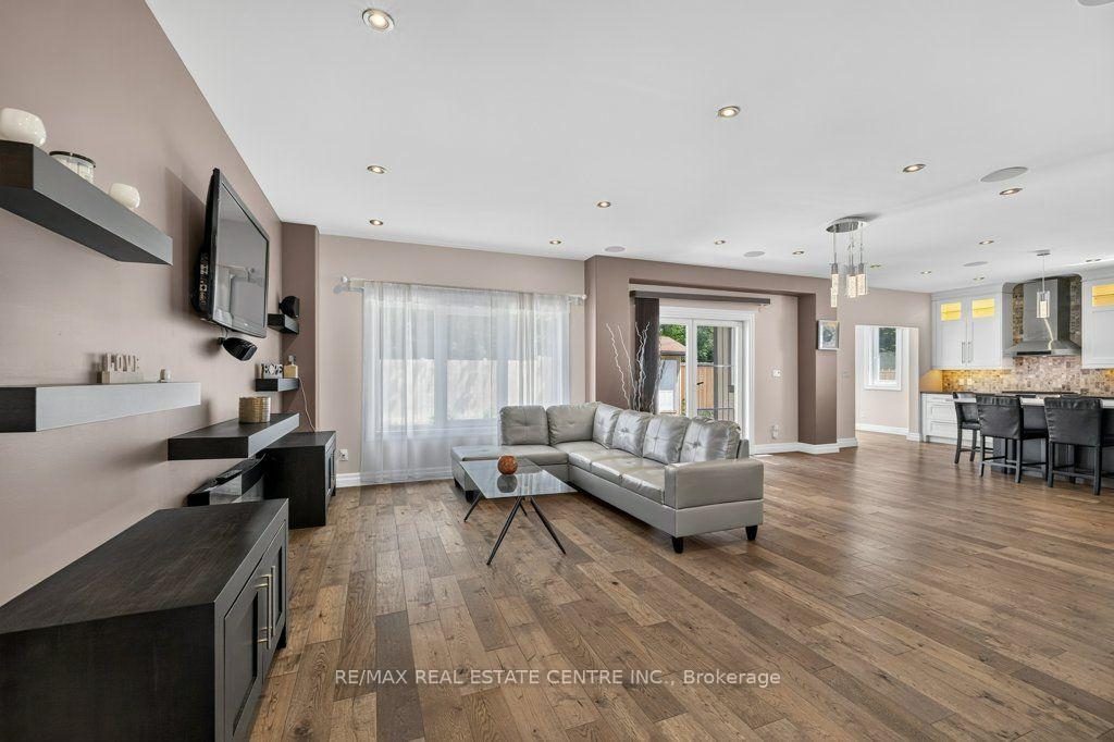 Photo 4 of 236 Neilson Avenue, Waterloo, Downtown Waterloo — HOMEH