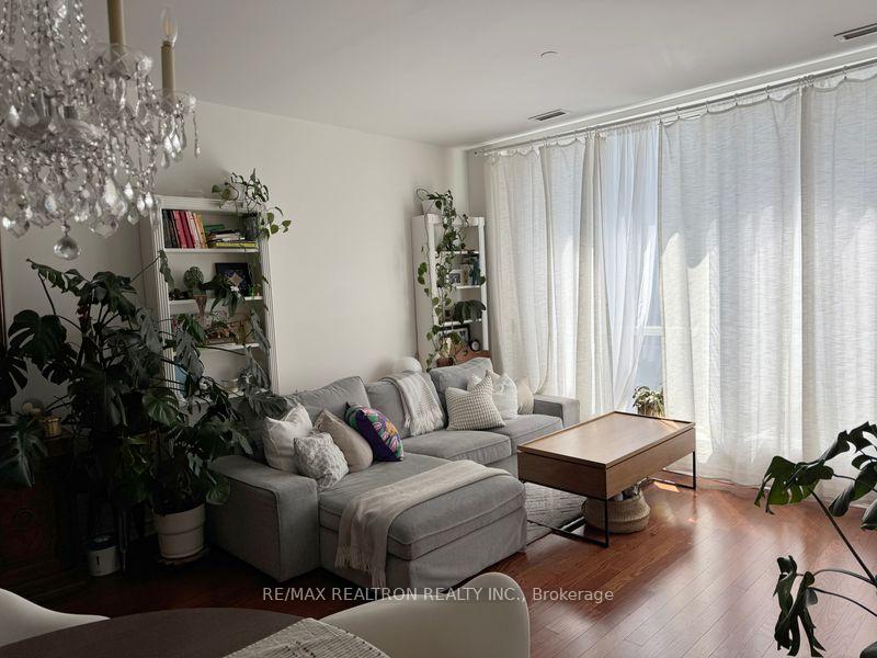 Photo 3 of Unit 714, 980 Yonge Street, Toronto, The Annex — HOMEH