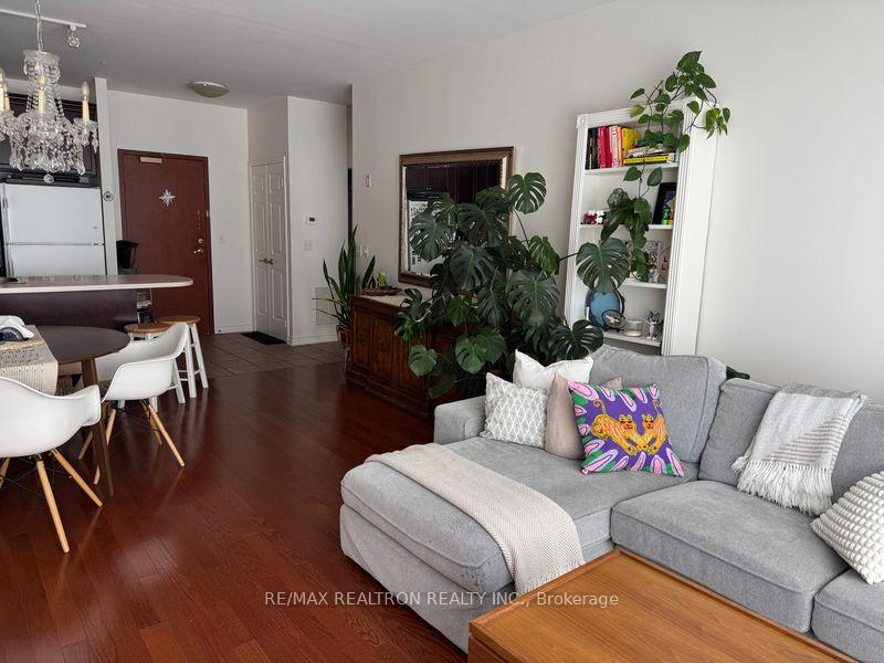 Photo 4 of Unit 714, 980 Yonge Street, Toronto, The Annex — HOMEH