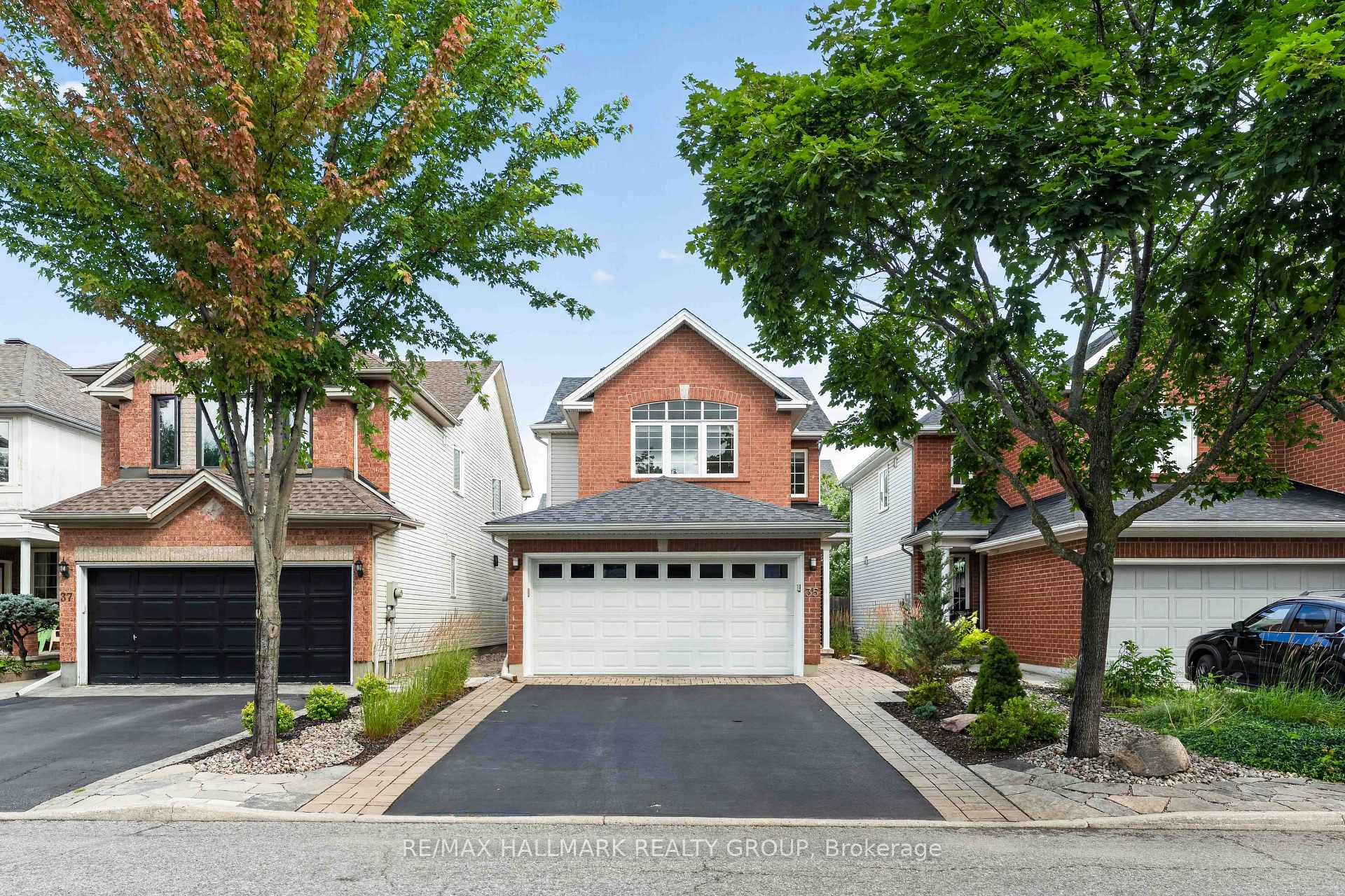 Photo 1 of 35 Coleridge Street, Ottawa, Central Park — HOMEH
