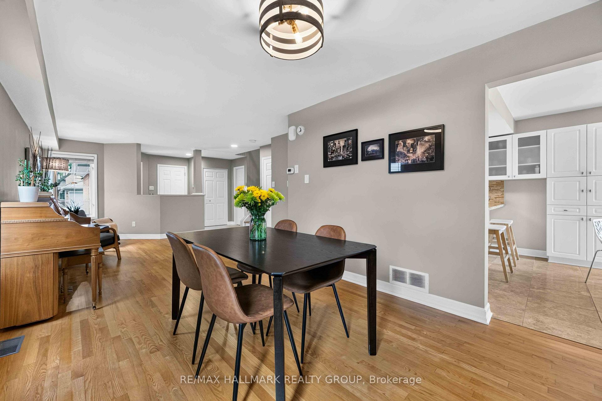 Photo 8 of 35 Coleridge Street, Ottawa, Central Park — HOMEH