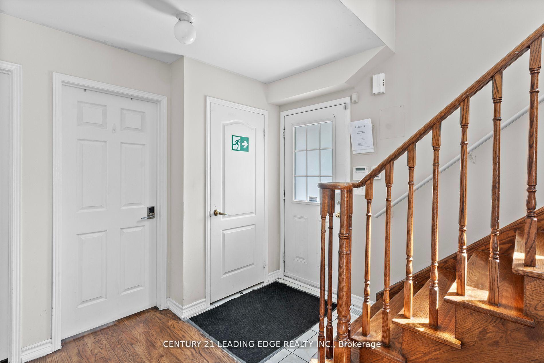 Photo 7 of 1 Delight Way, Whitby, Brooklin — HOMEH