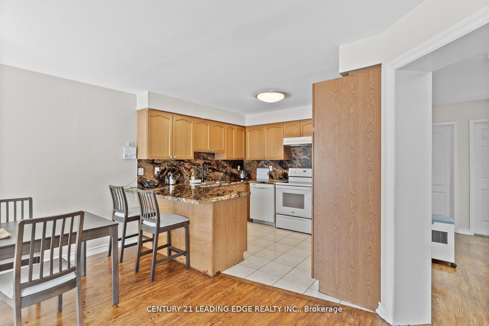 Photo 10 of 1 Delight Way, Whitby, Brooklin — HOMEH