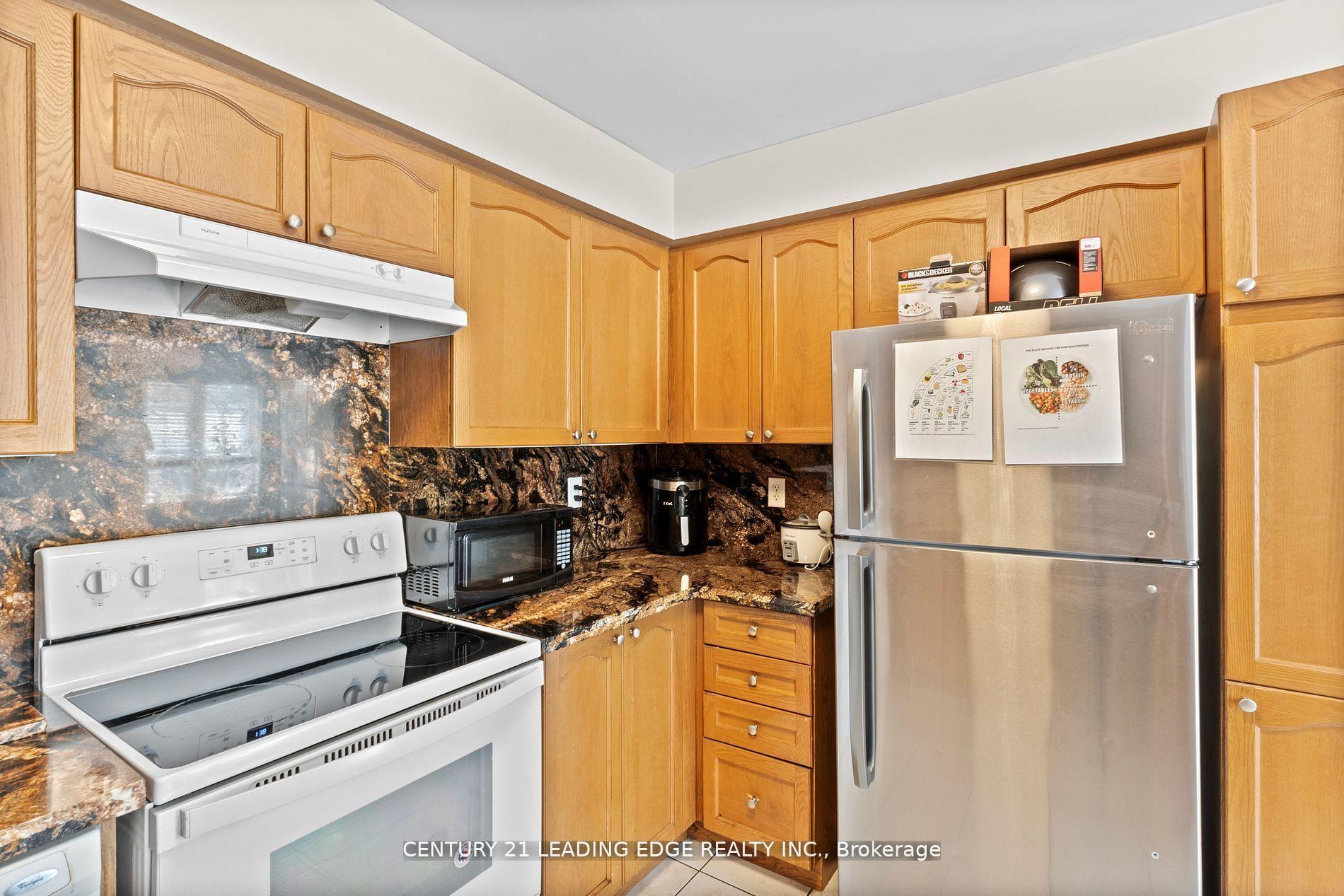 Photo 14 of 1 Delight Way, Whitby, Brooklin — HOMEH