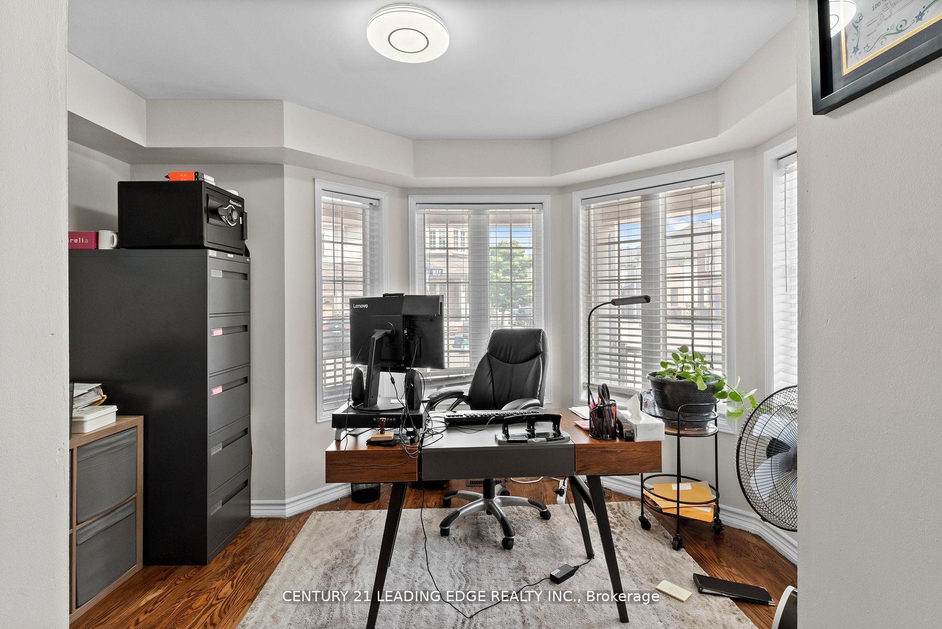 Photo 18 of 1 Delight Way, Whitby, Brooklin — HOMEH