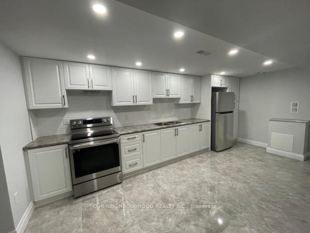 Photo 4 of Unit B, 437 Fernhill Boulevard, Oshawa, McLaughlin — HOMEH