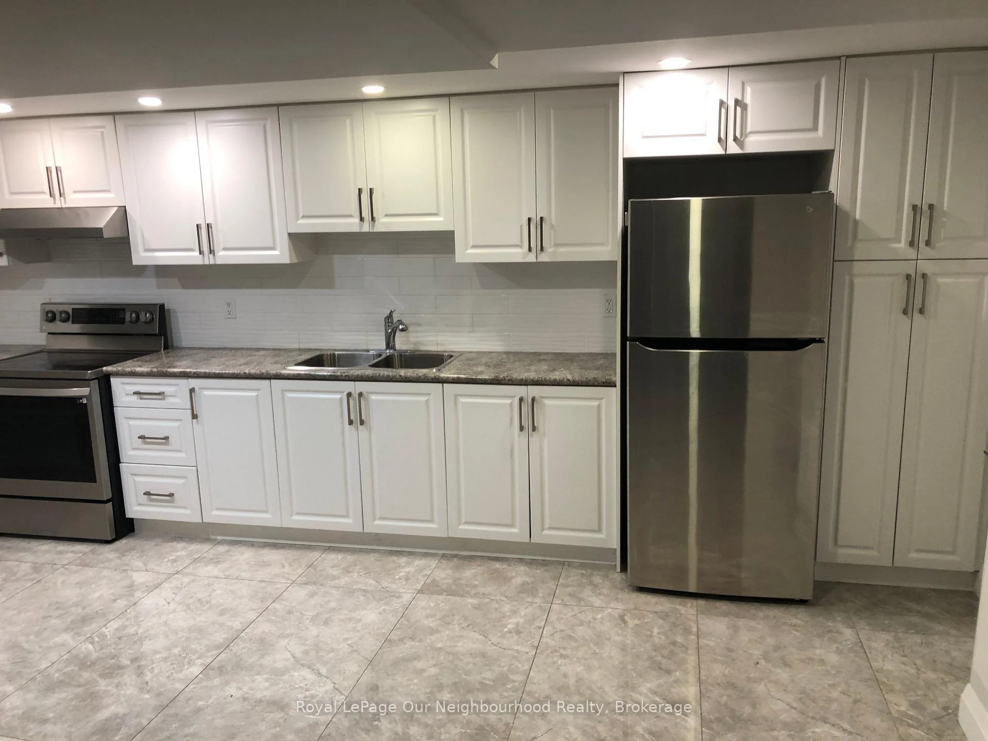 Photo 6 of Unit B, 437 Fernhill Boulevard, Oshawa, McLaughlin — HOMEH