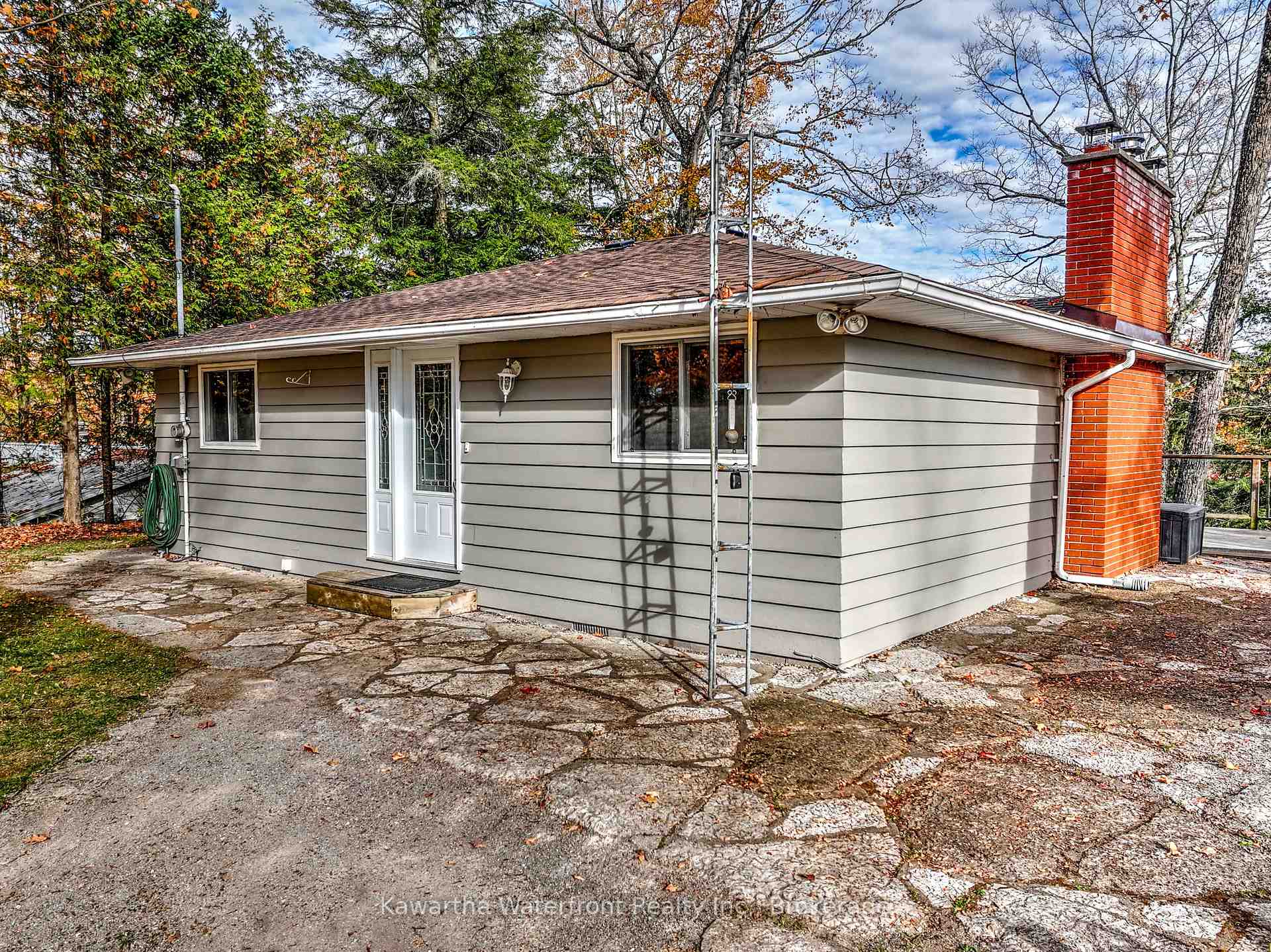 Photo 4 of 89 Shadow Lake 2 Road, Kawartha Lakes, Laxton/Digby/Longford — HOMEH