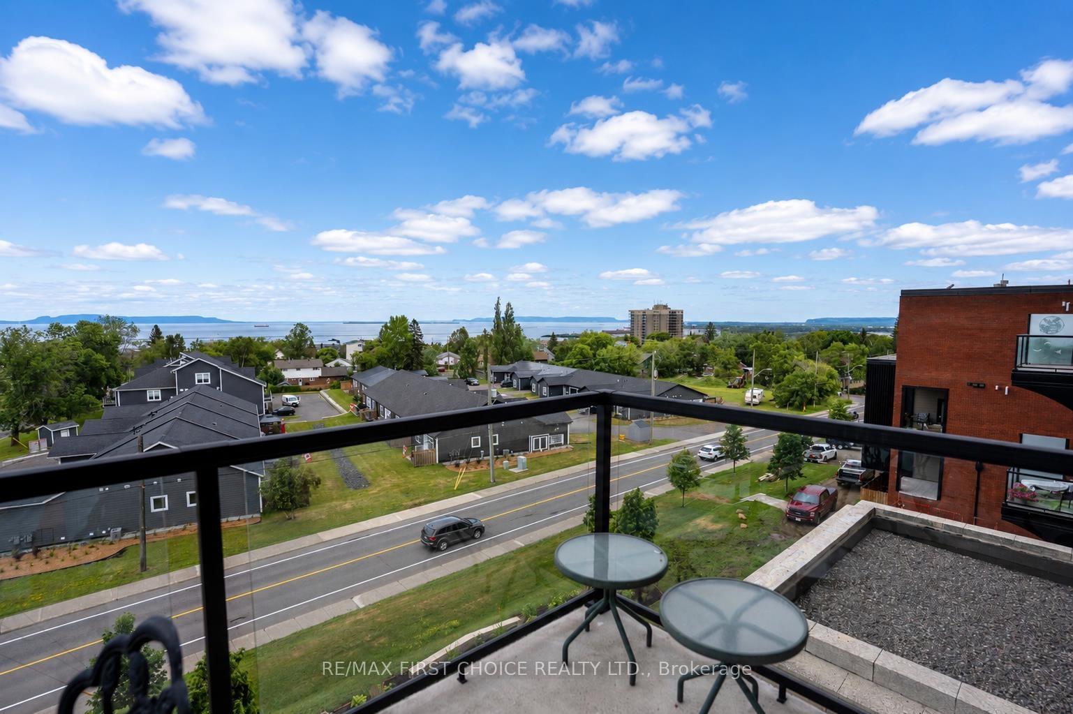 Photo 3 of Unit 3404, 96 High Street, Thunder Bay, College Heights — HOMEH
