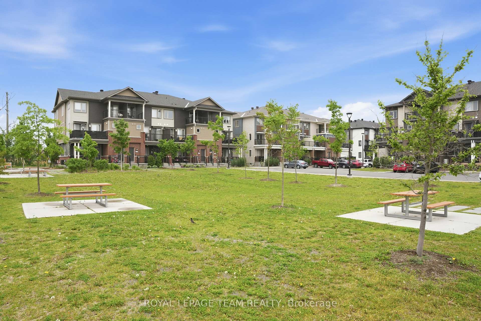 Photo 2 of 718 Lapland Private, Ottawa, Kanata - Emerald Meadows/Trailwest — HOMEH