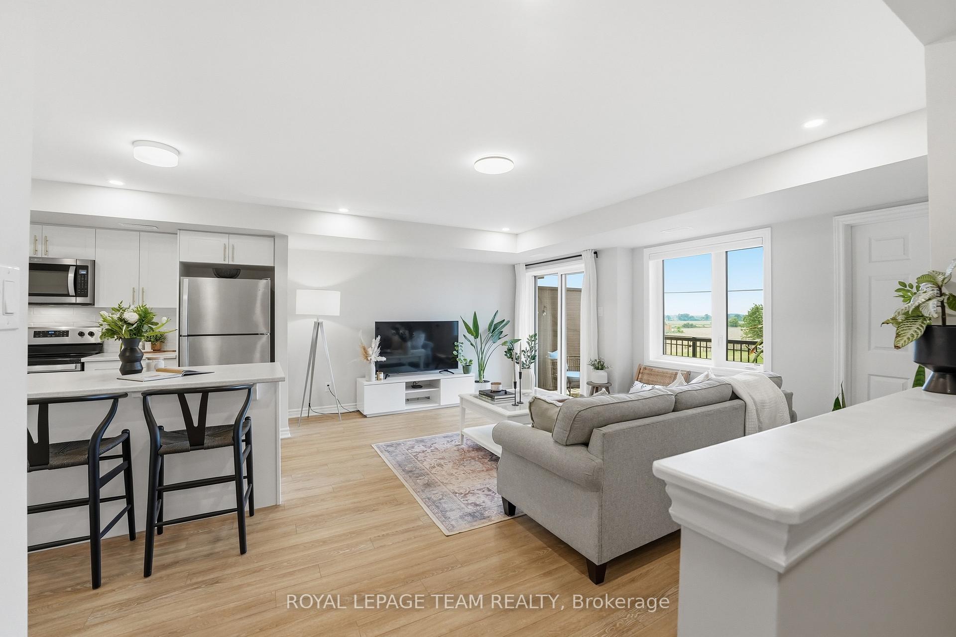 Photo 4 of 718 Lapland Private, Ottawa, Kanata - Emerald Meadows/Trailwest — HOMEH