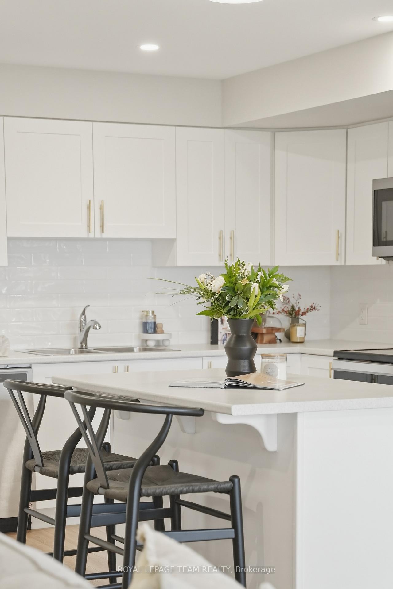 Photo 17 of 718 Lapland Private, Ottawa, Kanata - Emerald Meadows/Trailwest — HOMEH