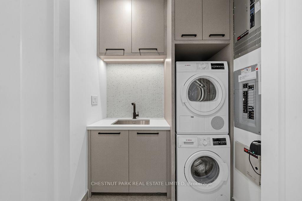 Photo 17 of 258 Cortleigh Boulevard, Toronto, Lawrence Park South — HOMEH