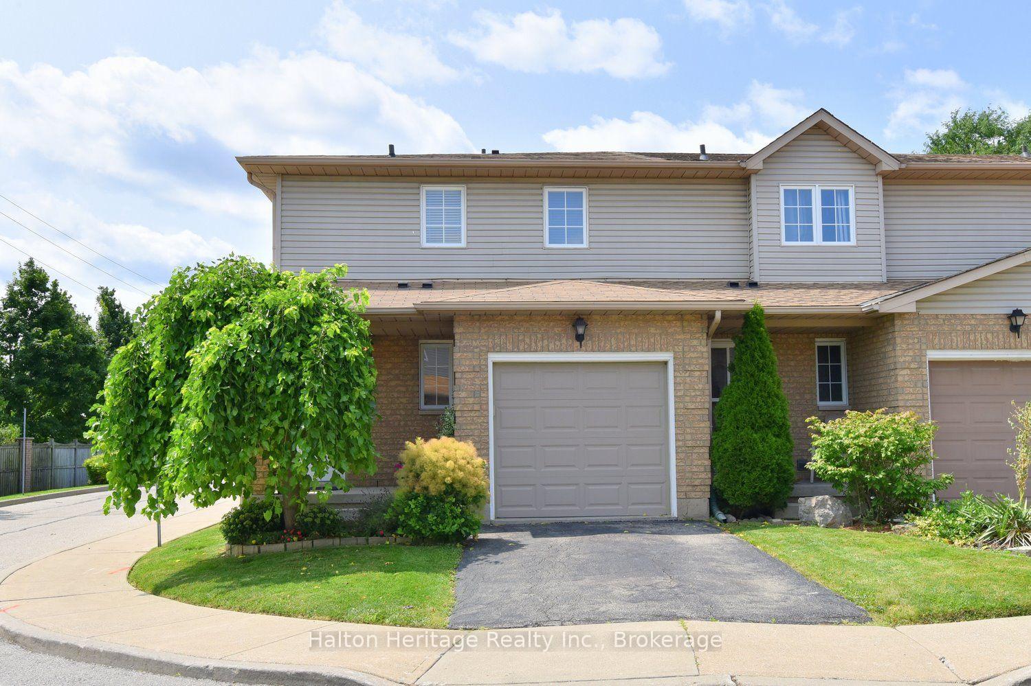 Photo 1 of Unit 18, 12 Whitedeer Road, Hamilton, Stoney Creek Mountain — HOMEH