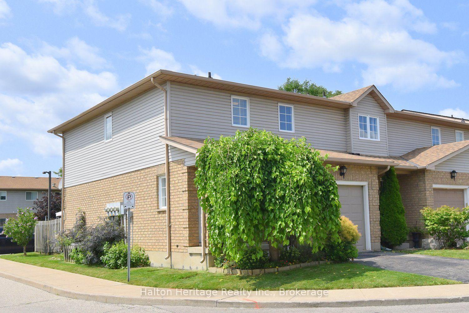 Photo 2 of Unit 18, 12 Whitedeer Road, Hamilton, Stoney Creek Mountain — HOMEH
