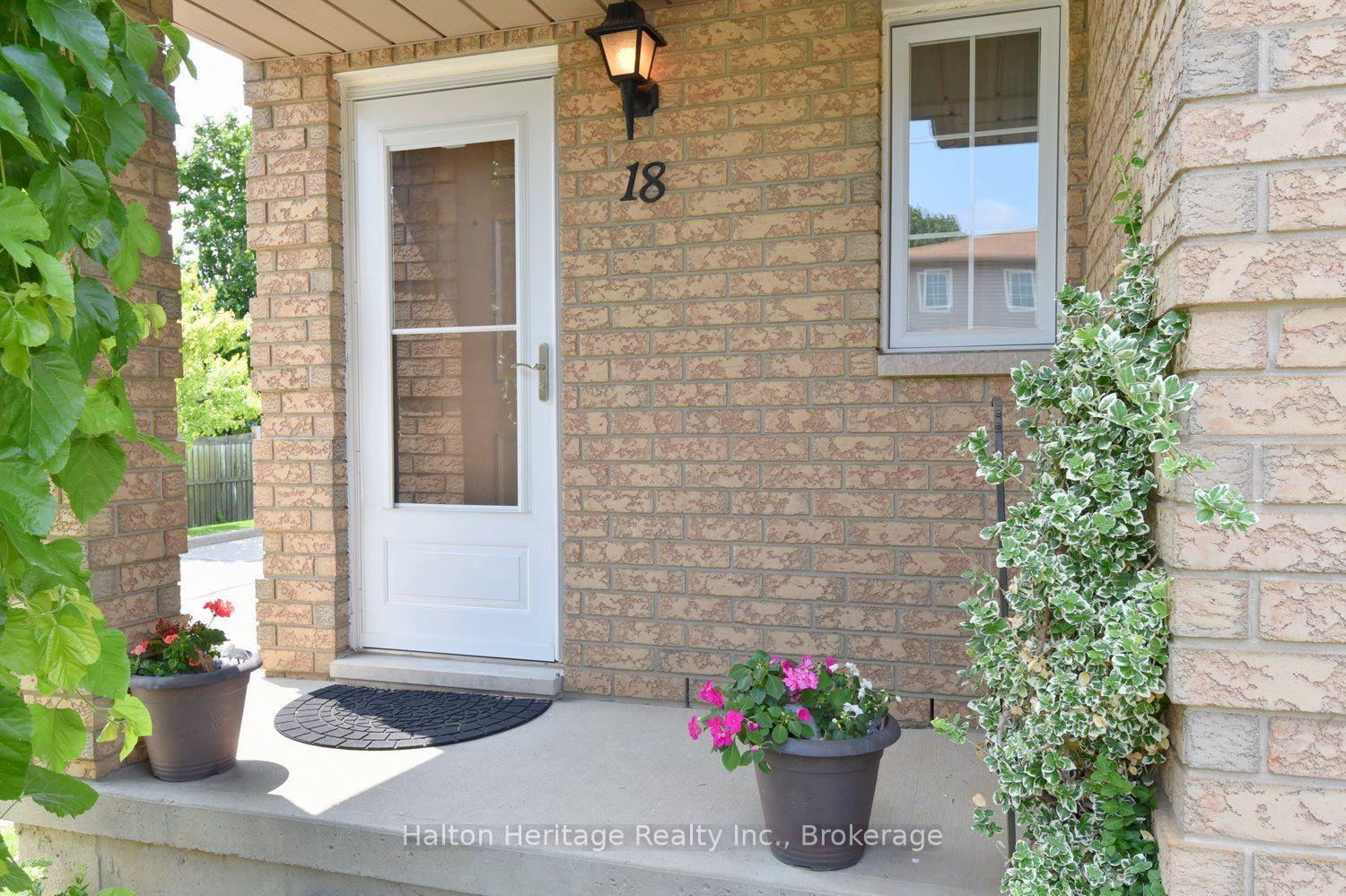 Photo 3 of Unit 18, 12 Whitedeer Road, Hamilton, Stoney Creek Mountain — HOMEH