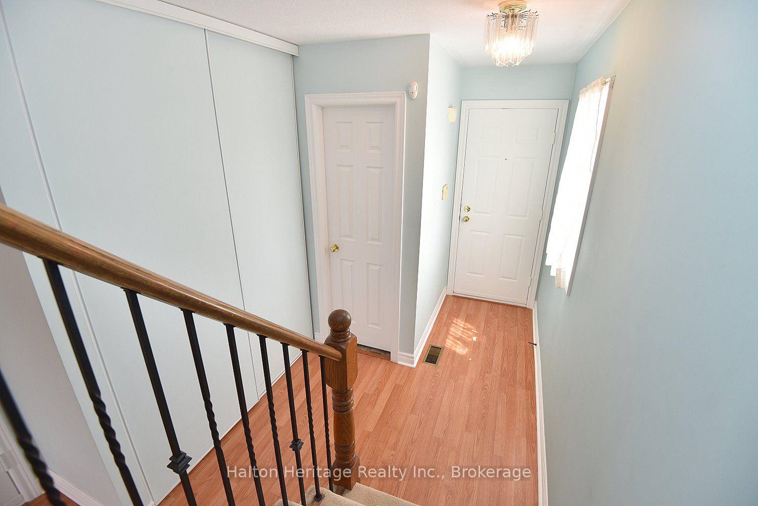 Photo 4 of Unit 18, 12 Whitedeer Road, Hamilton, Stoney Creek Mountain — HOMEH