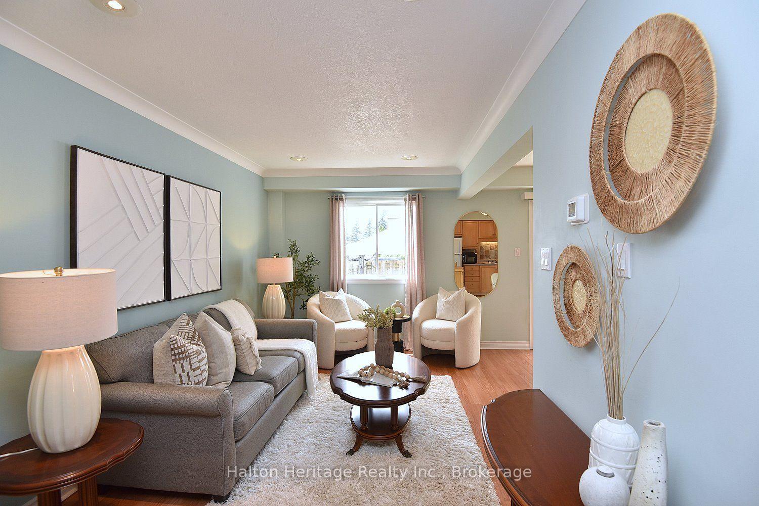 Photo 5 of Unit 18, 12 Whitedeer Road, Hamilton, Stoney Creek Mountain — HOMEH