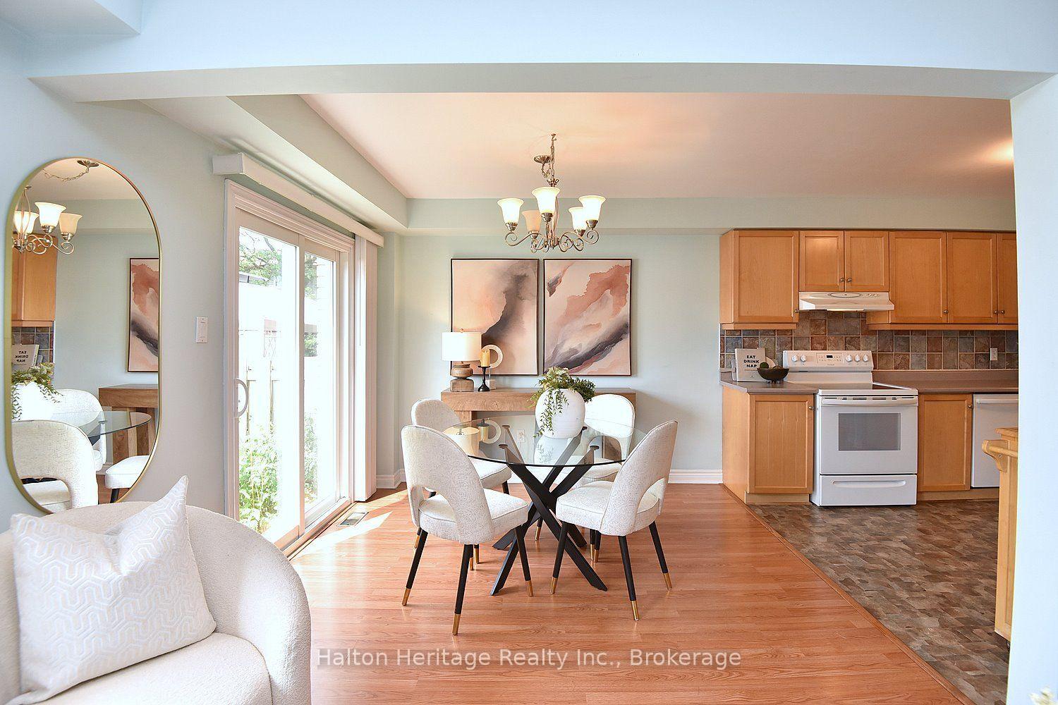 Photo 10 of Unit 18, 12 Whitedeer Road, Hamilton, Stoney Creek Mountain — HOMEH