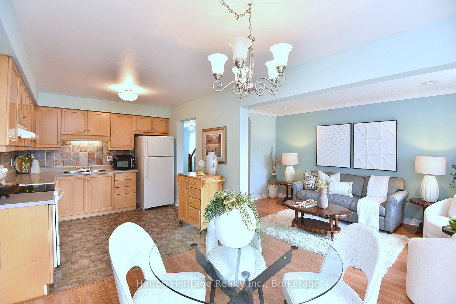 Photo 12 of Unit 18, 12 Whitedeer Road, Hamilton, Stoney Creek Mountain — HOMEH