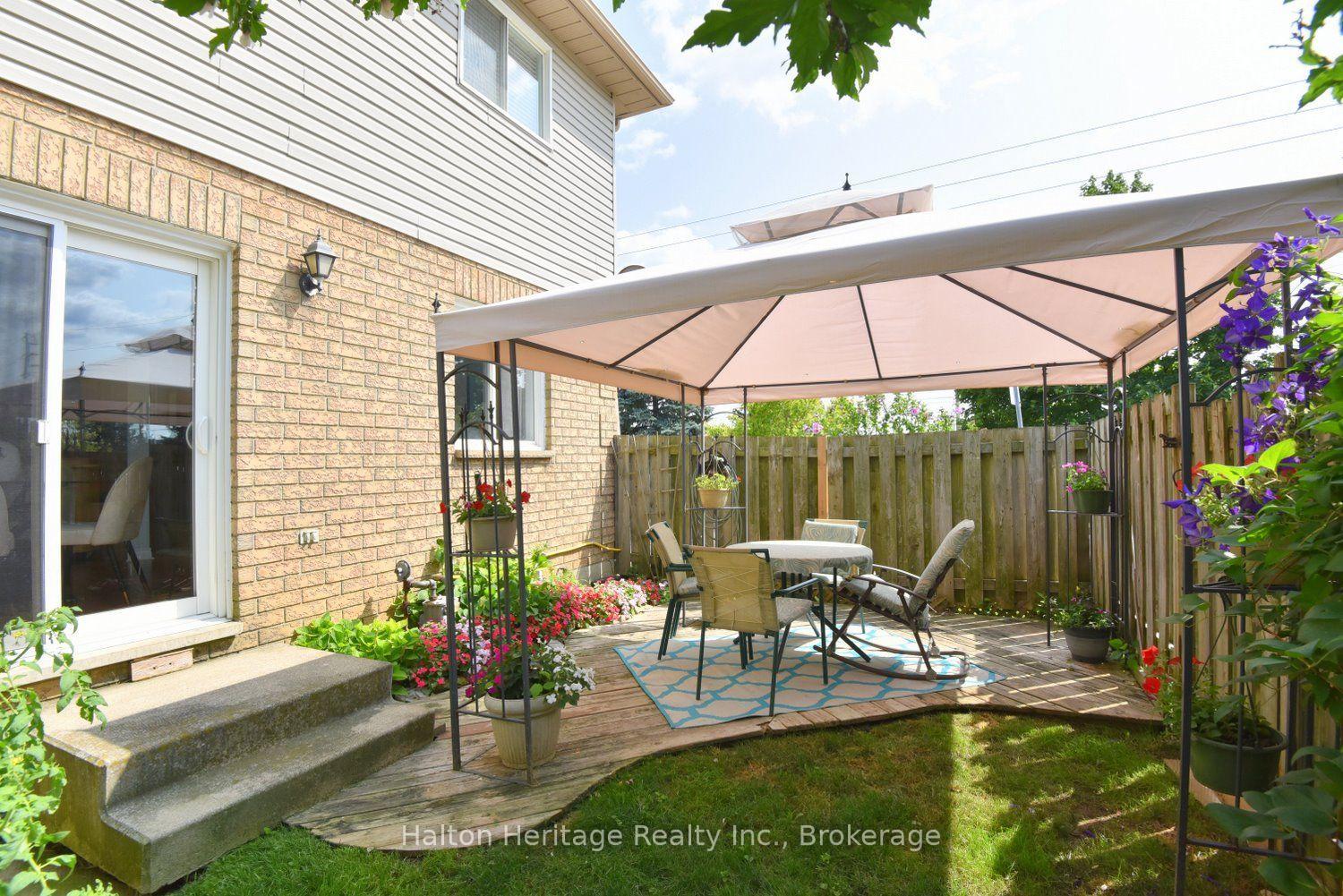 Photo 33 of Unit 18, 12 Whitedeer Road, Hamilton, Stoney Creek Mountain — HOMEH