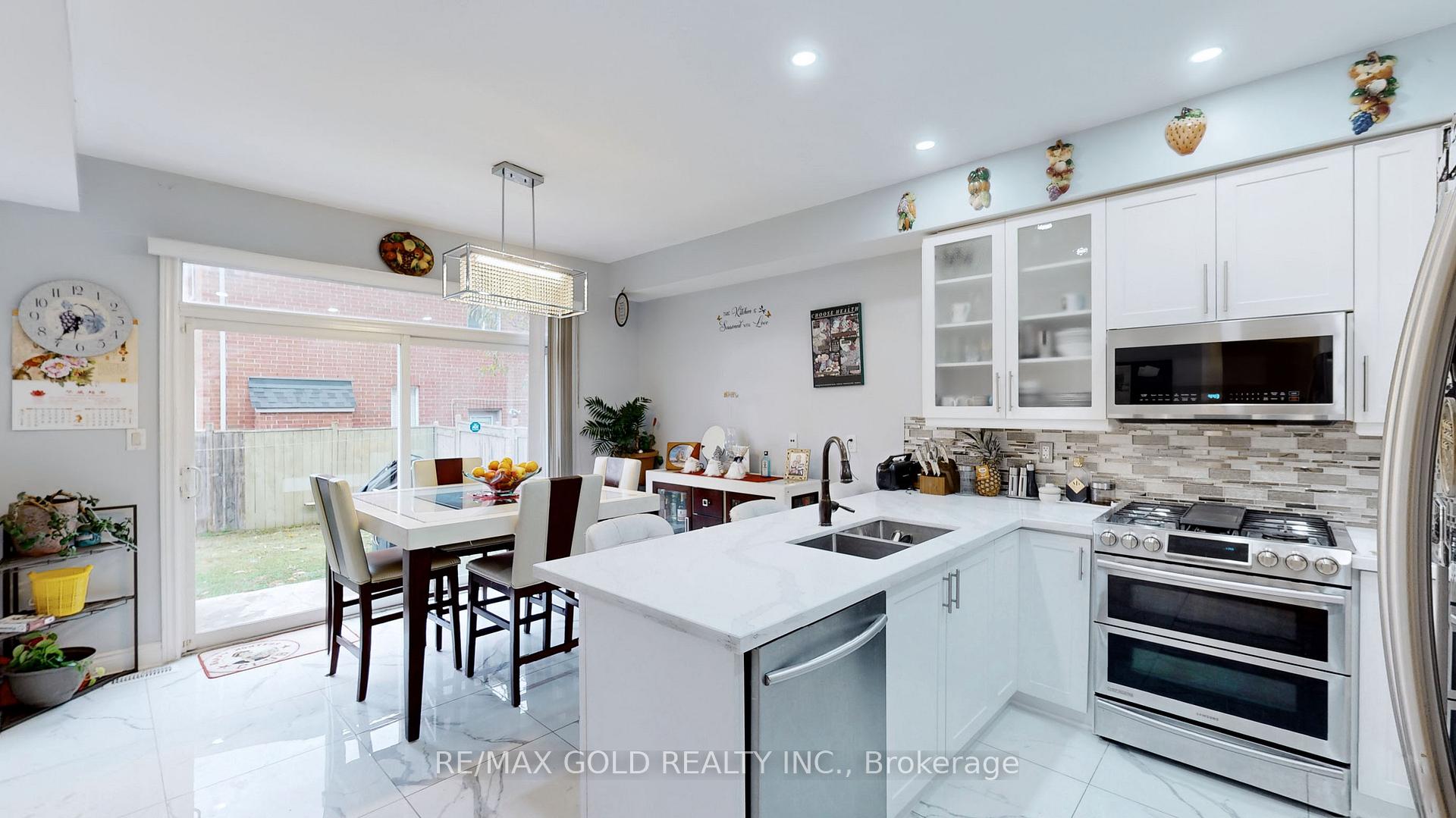 Photo 8 of 64 Prue Court, Brampton, Vales of Castlemore — HOMEH
