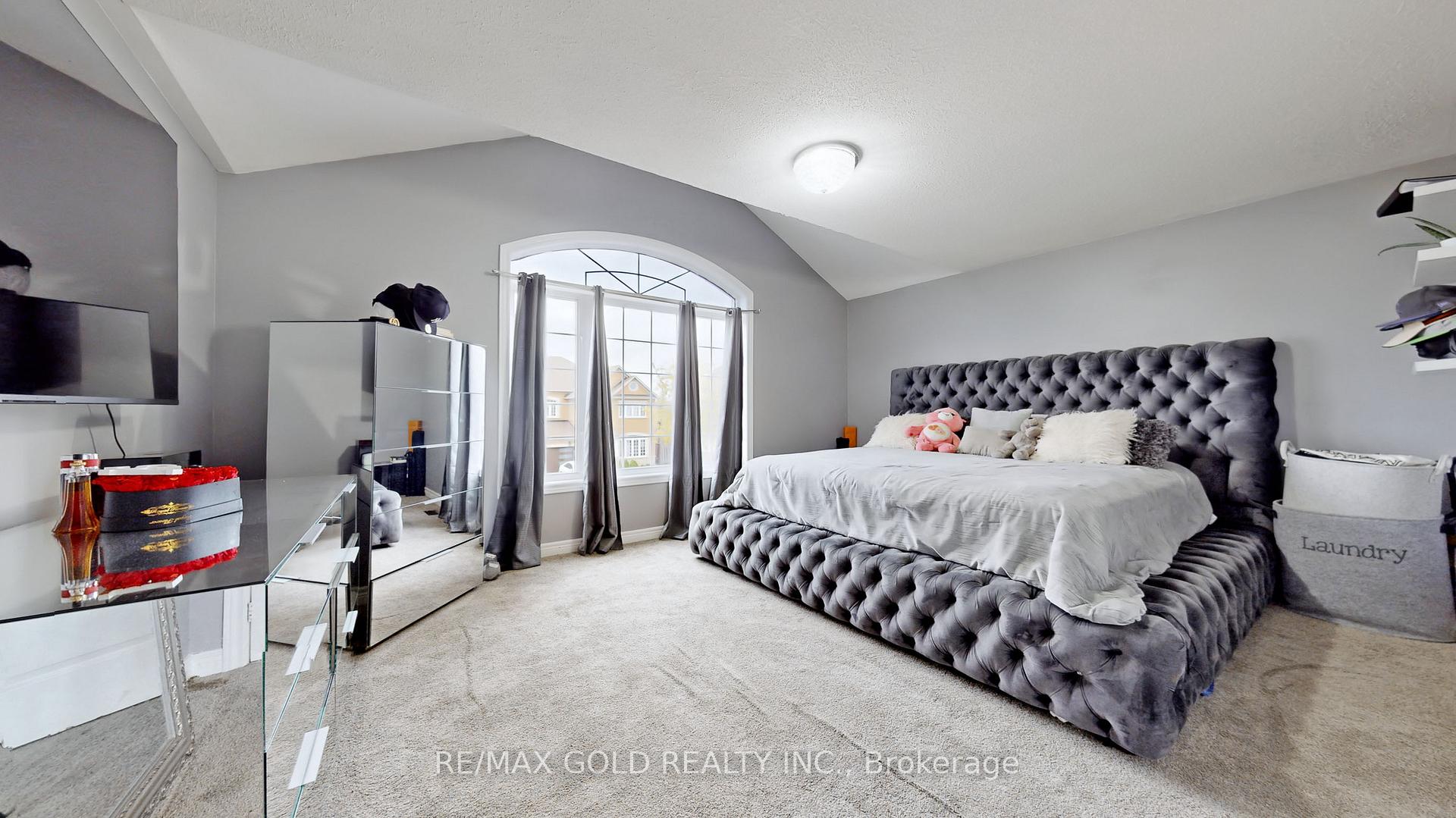Photo 19 of 64 Prue Court, Brampton, Vales of Castlemore — HOMEH