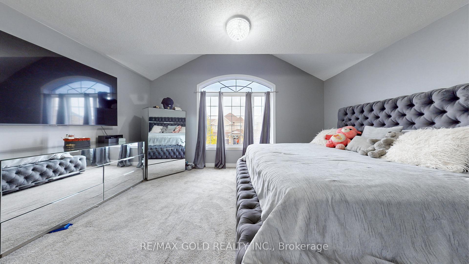Photo 20 of 64 Prue Court, Brampton, Vales of Castlemore — HOMEH