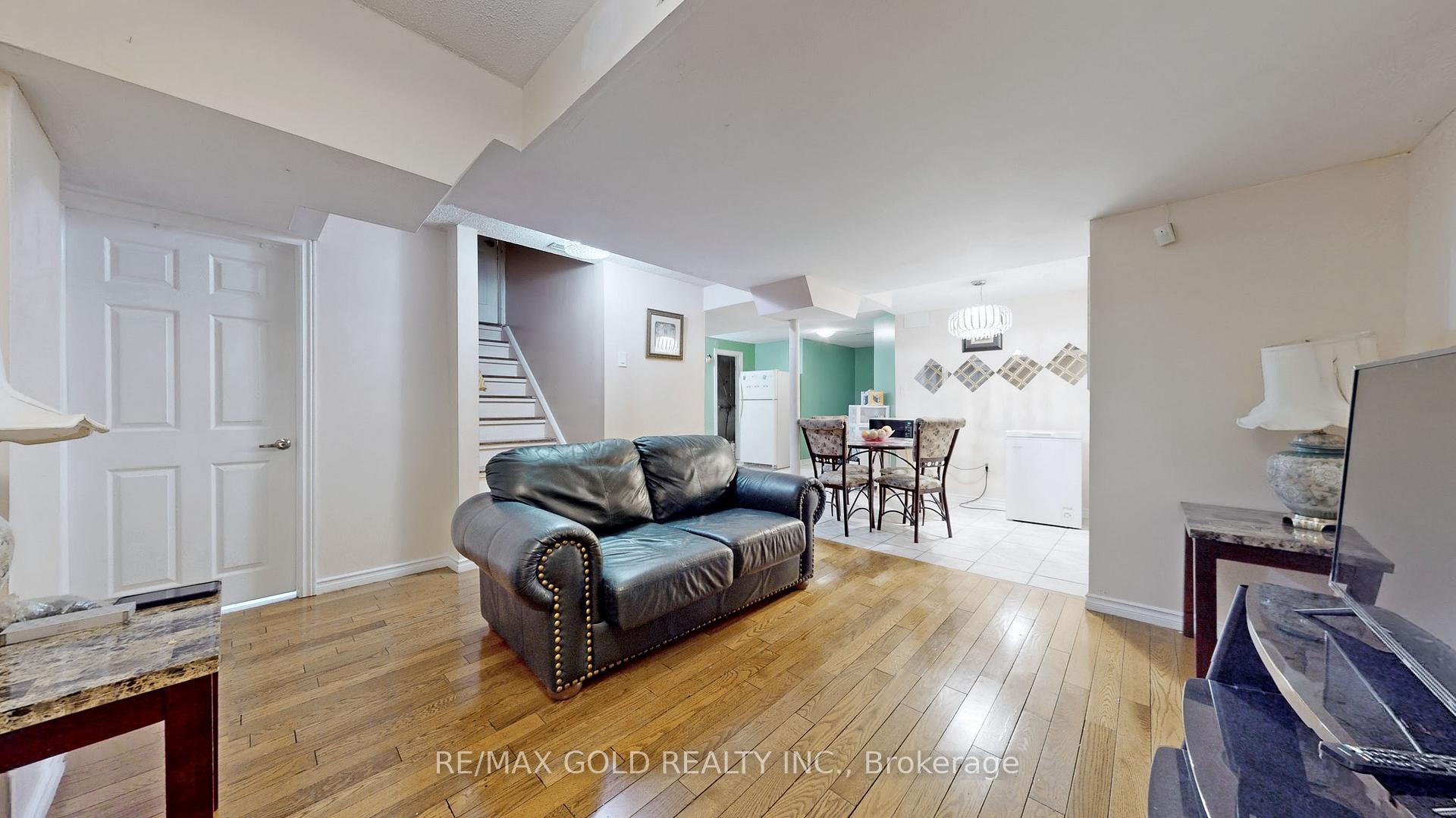 Photo 25 of 64 Prue Court, Brampton, Vales of Castlemore — HOMEH