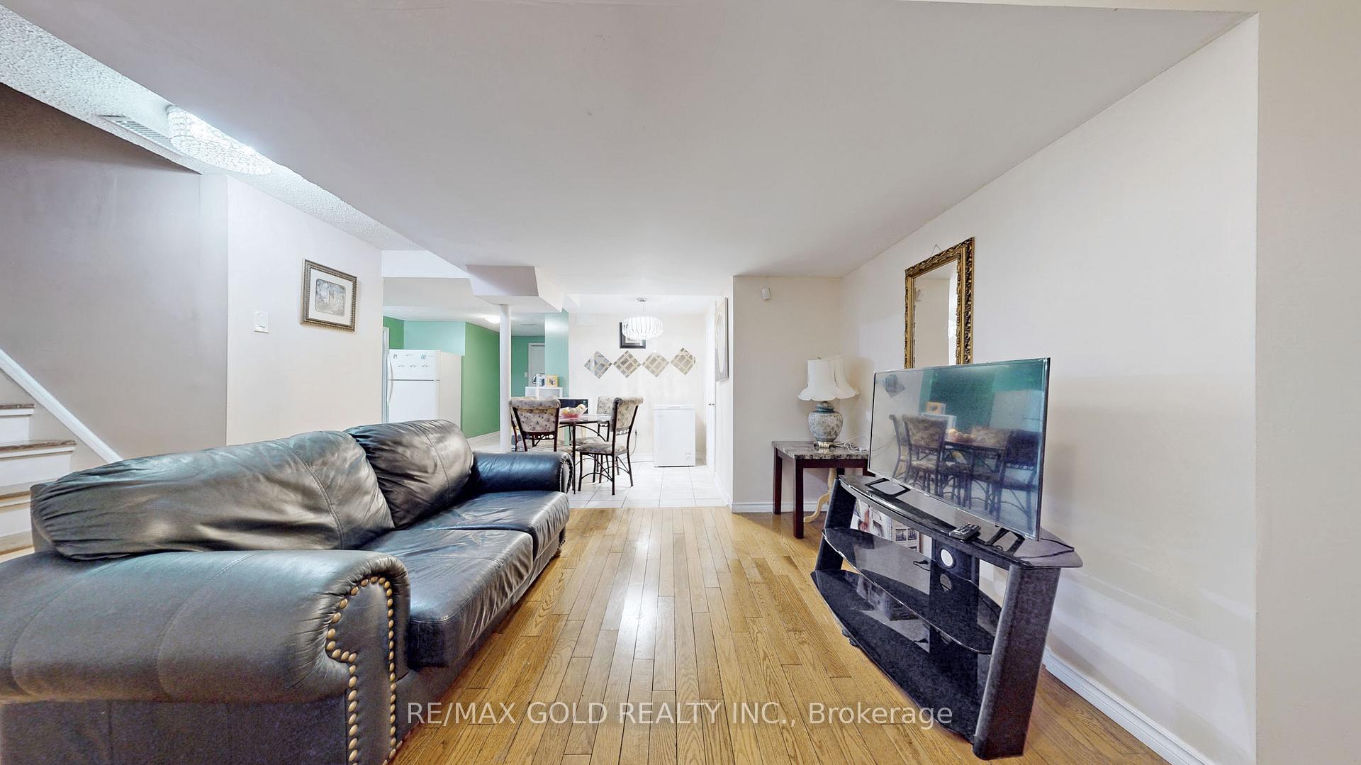 Photo 26 of 64 Prue Court, Brampton, Vales of Castlemore — HOMEH