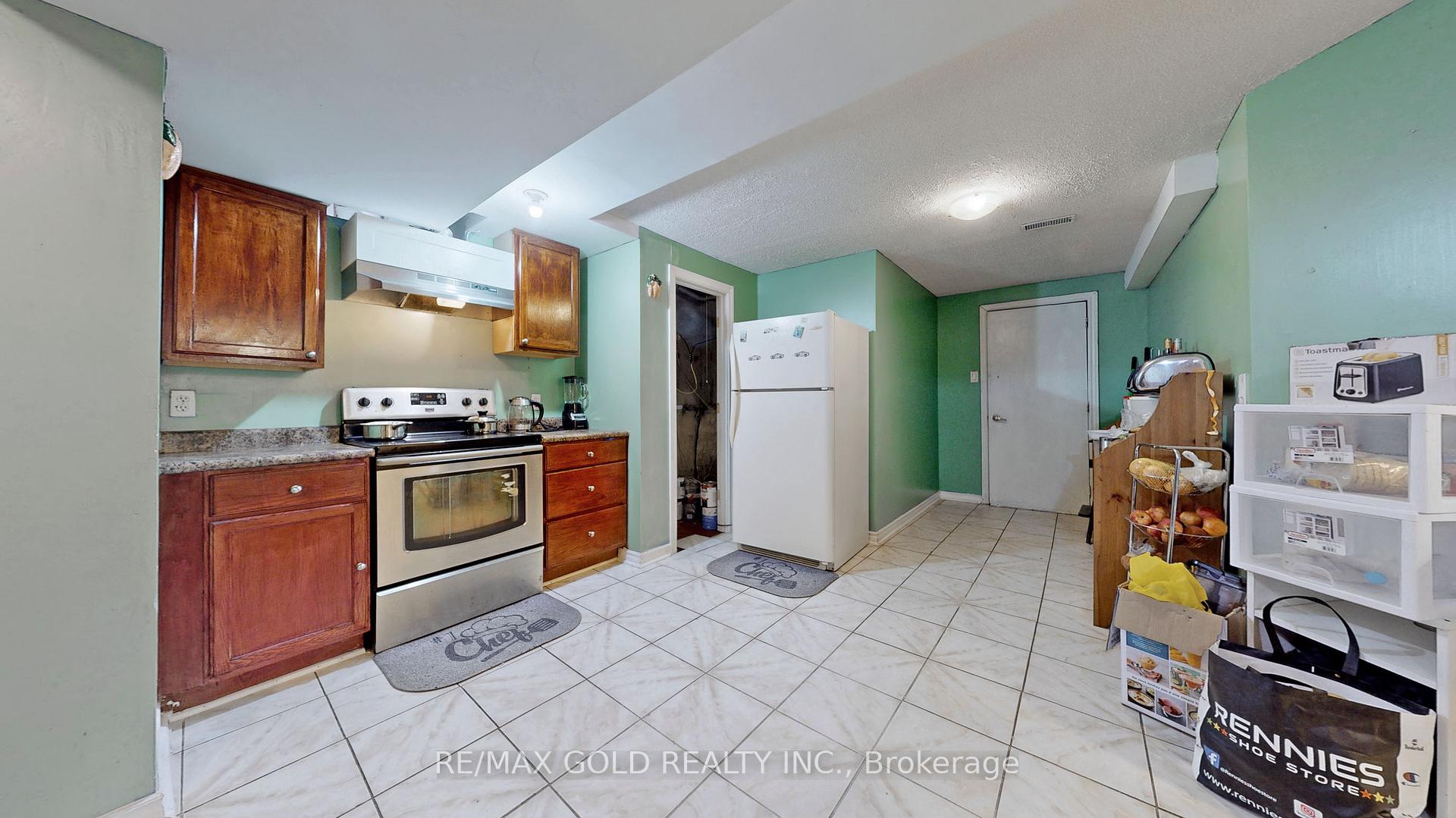 Photo 27 of 64 Prue Court, Brampton, Vales of Castlemore — HOMEH