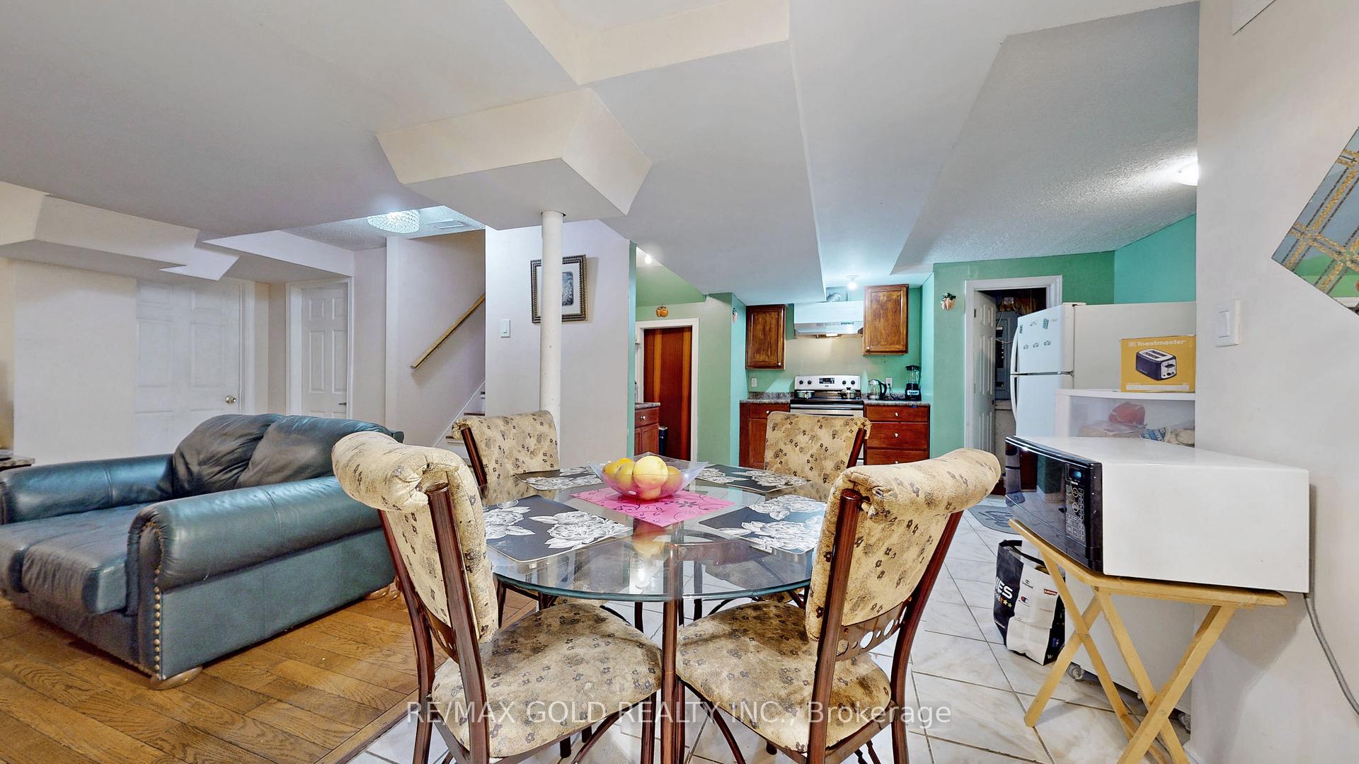 Photo 28 of 64 Prue Court, Brampton, Vales of Castlemore — HOMEH