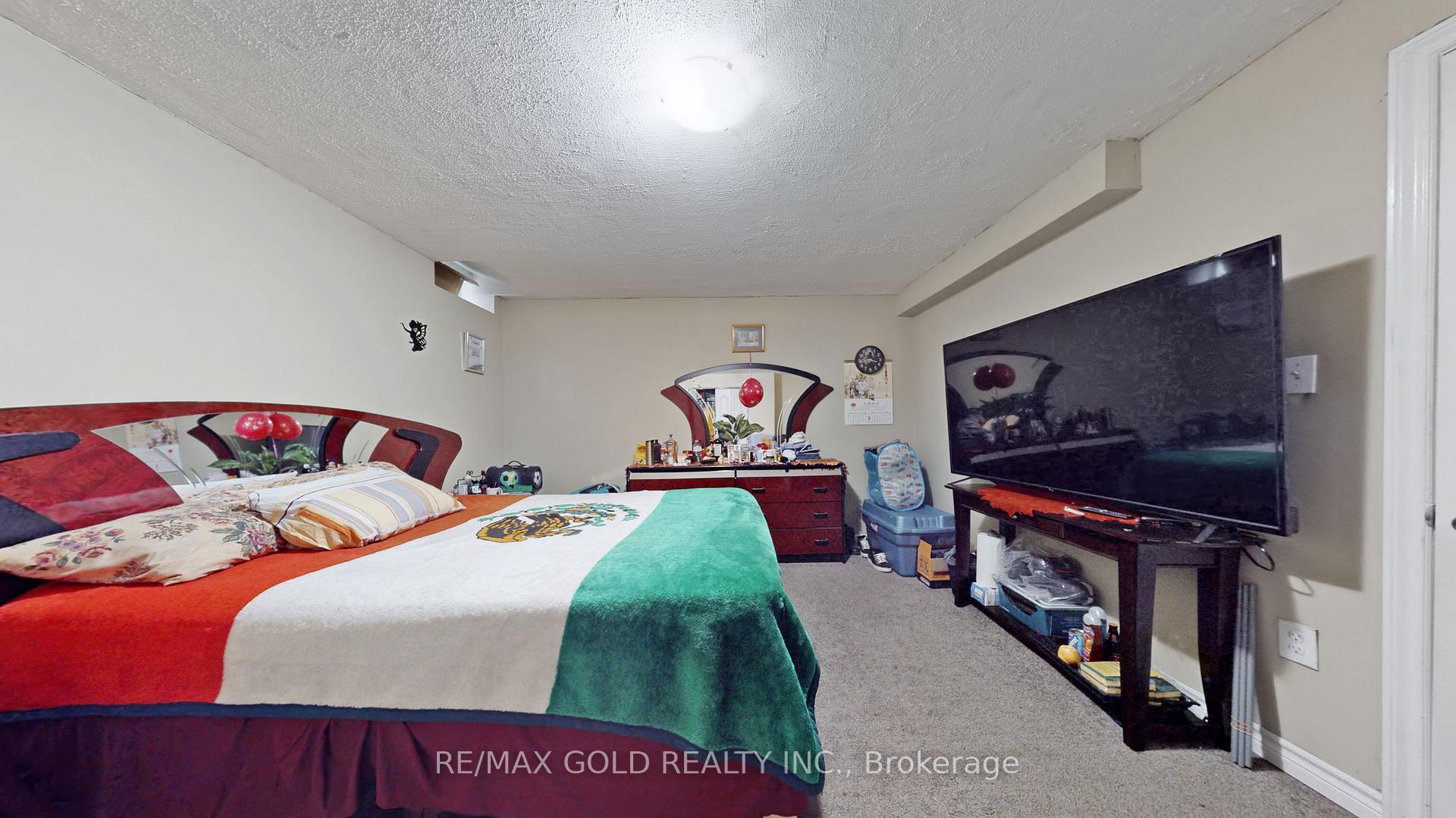 Photo 32 of 64 Prue Court, Brampton, Vales of Castlemore — HOMEH