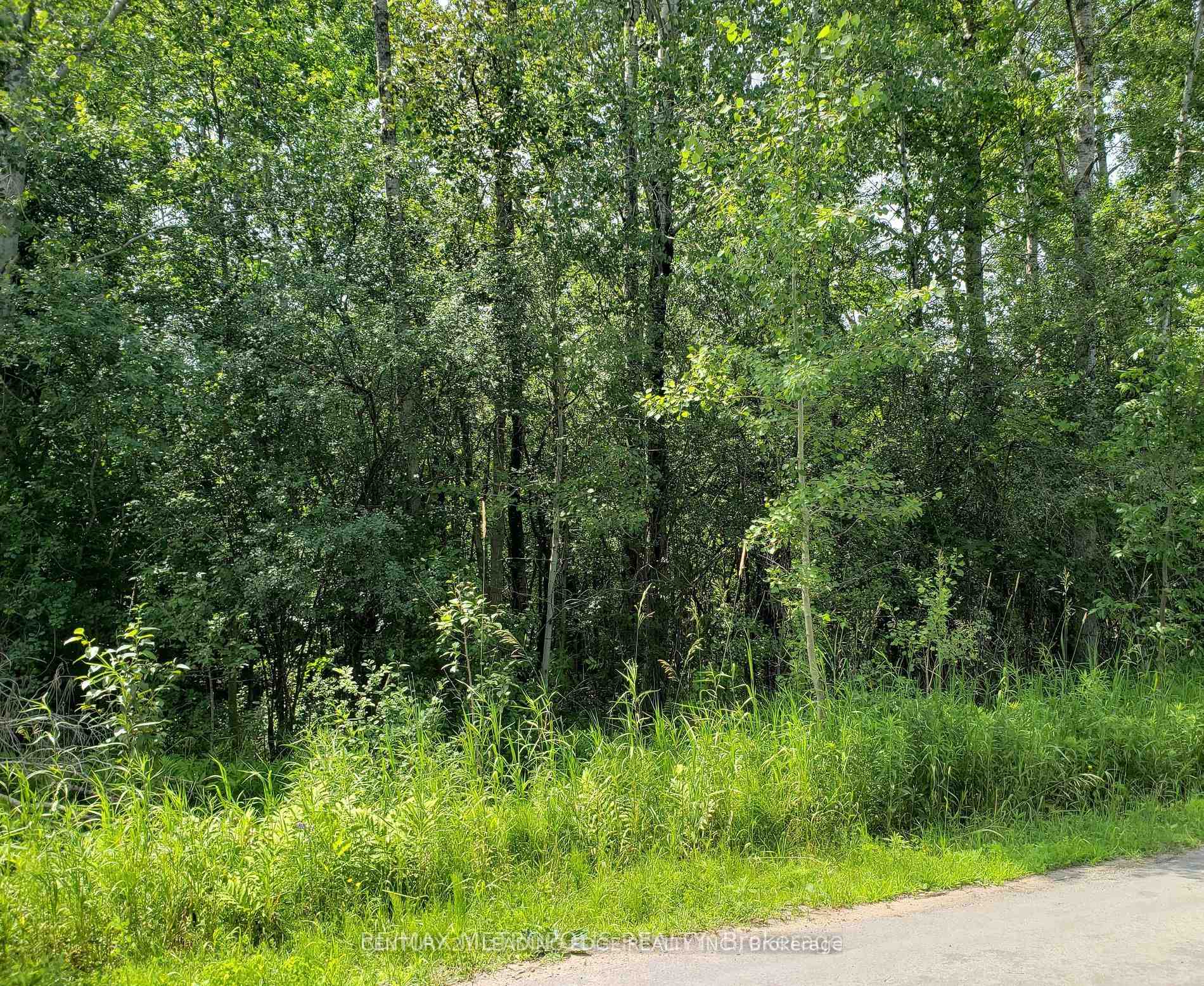 Photo 2 of 32 Nicholson Drive, Uxbridge, Rural Uxbridge — HOMEH