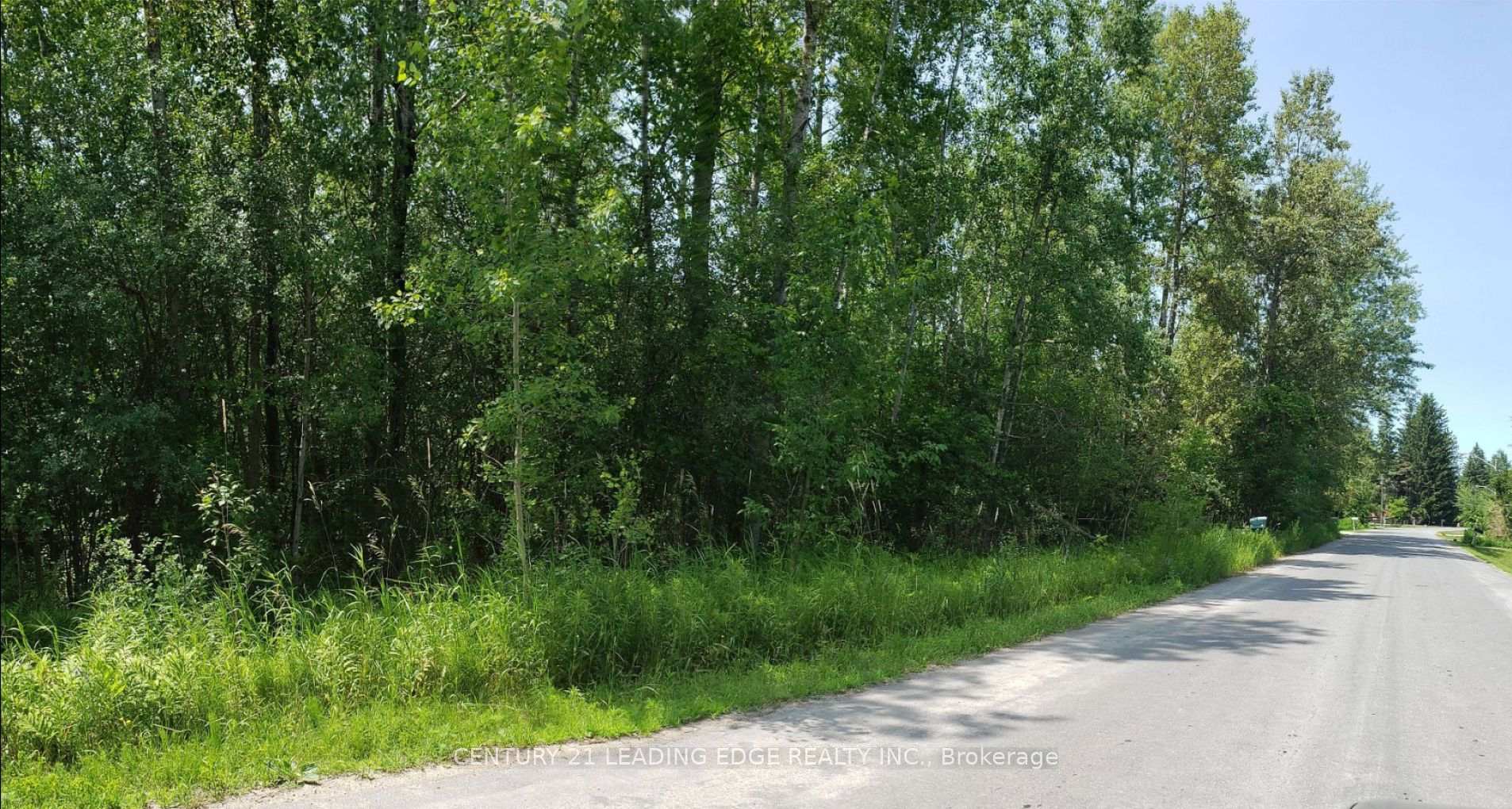 Photo 3 of 32 Nicholson Drive, Uxbridge, Rural Uxbridge — HOMEH