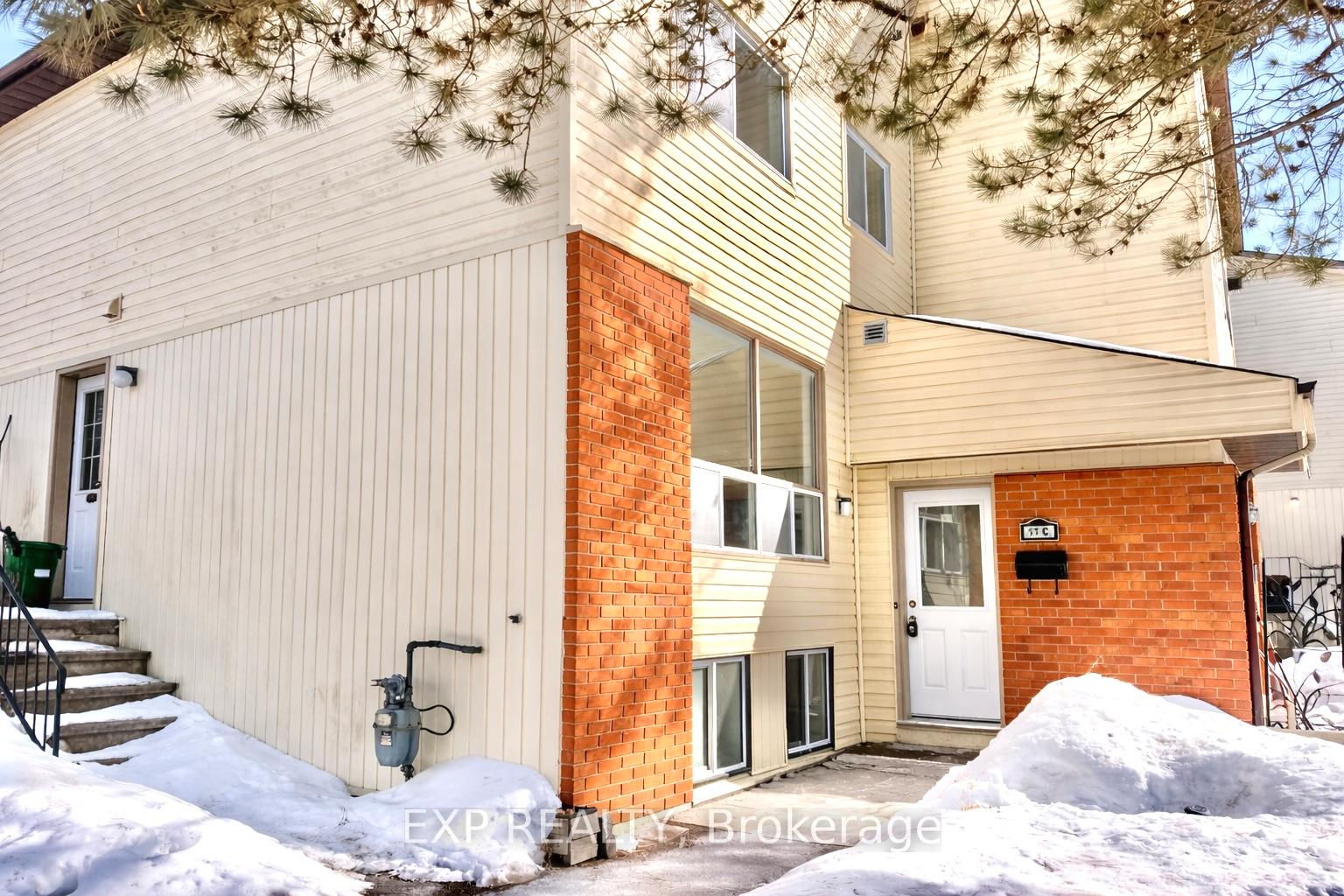 Photo 1 of 11C Sonnet Crescent, Ottawa, Westcliffe Estates — HOMEH