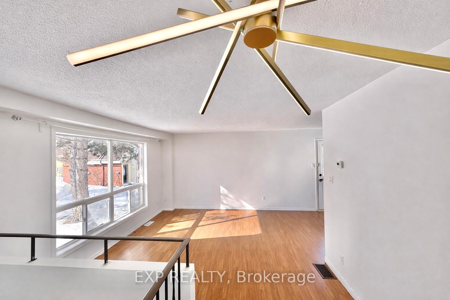 Photo 4 of 11C Sonnet Crescent, Ottawa, Westcliffe Estates — HOMEH