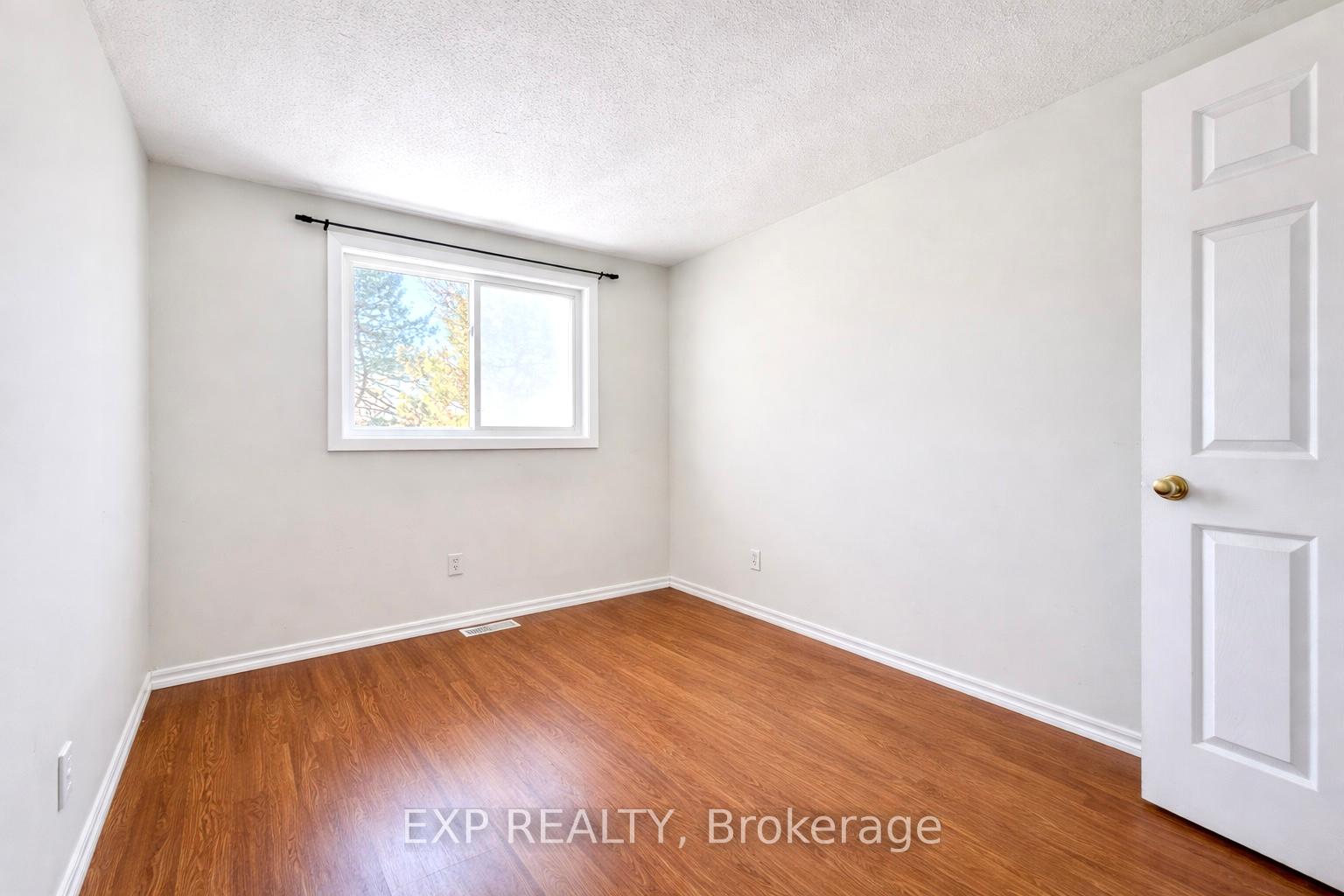 Photo 13 of 11C Sonnet Crescent, Ottawa, Westcliffe Estates — HOMEH