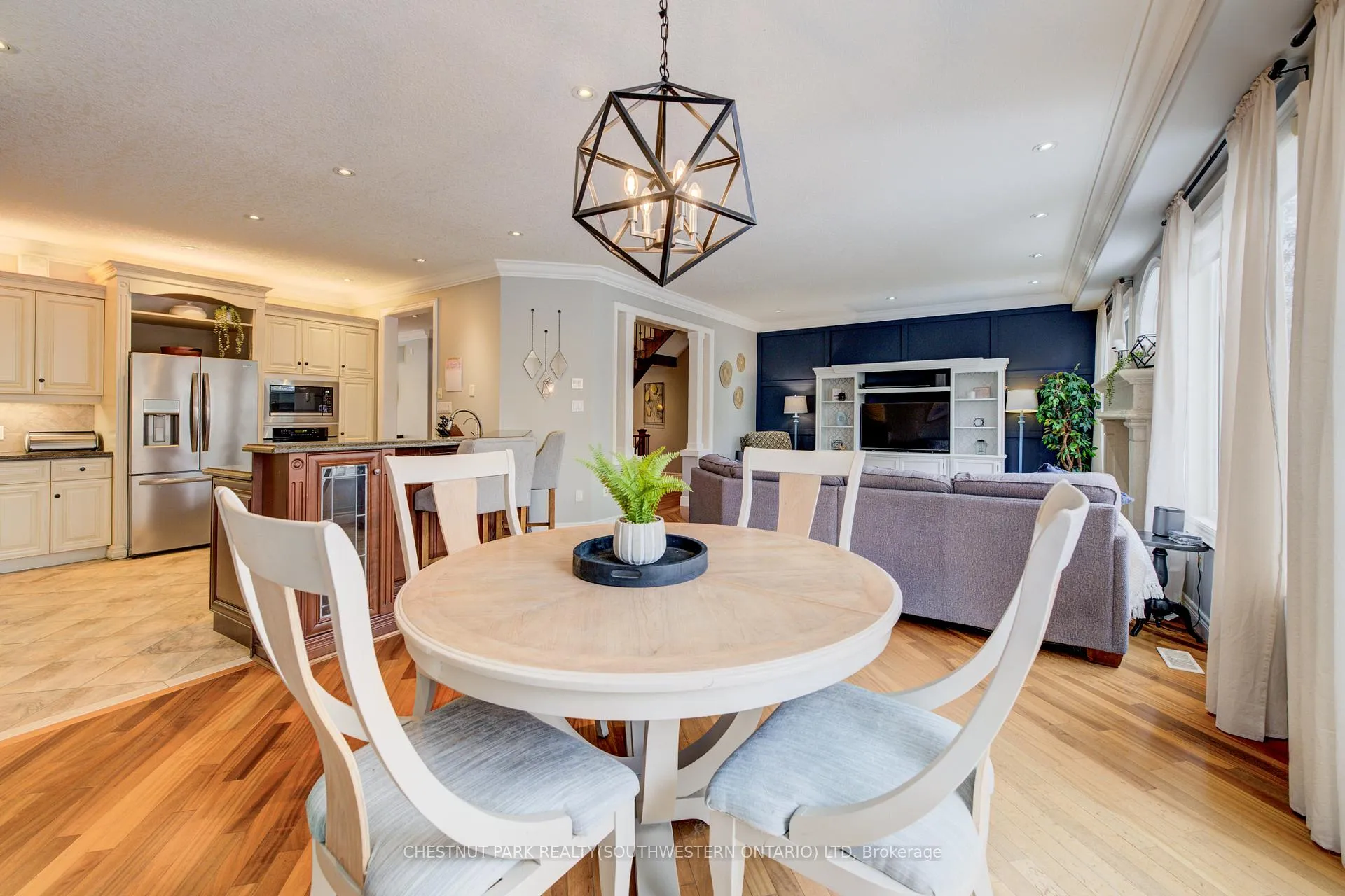 Photo 14 of 11 Tremaine Drive, Kitchener, Grand River South — HOMEH