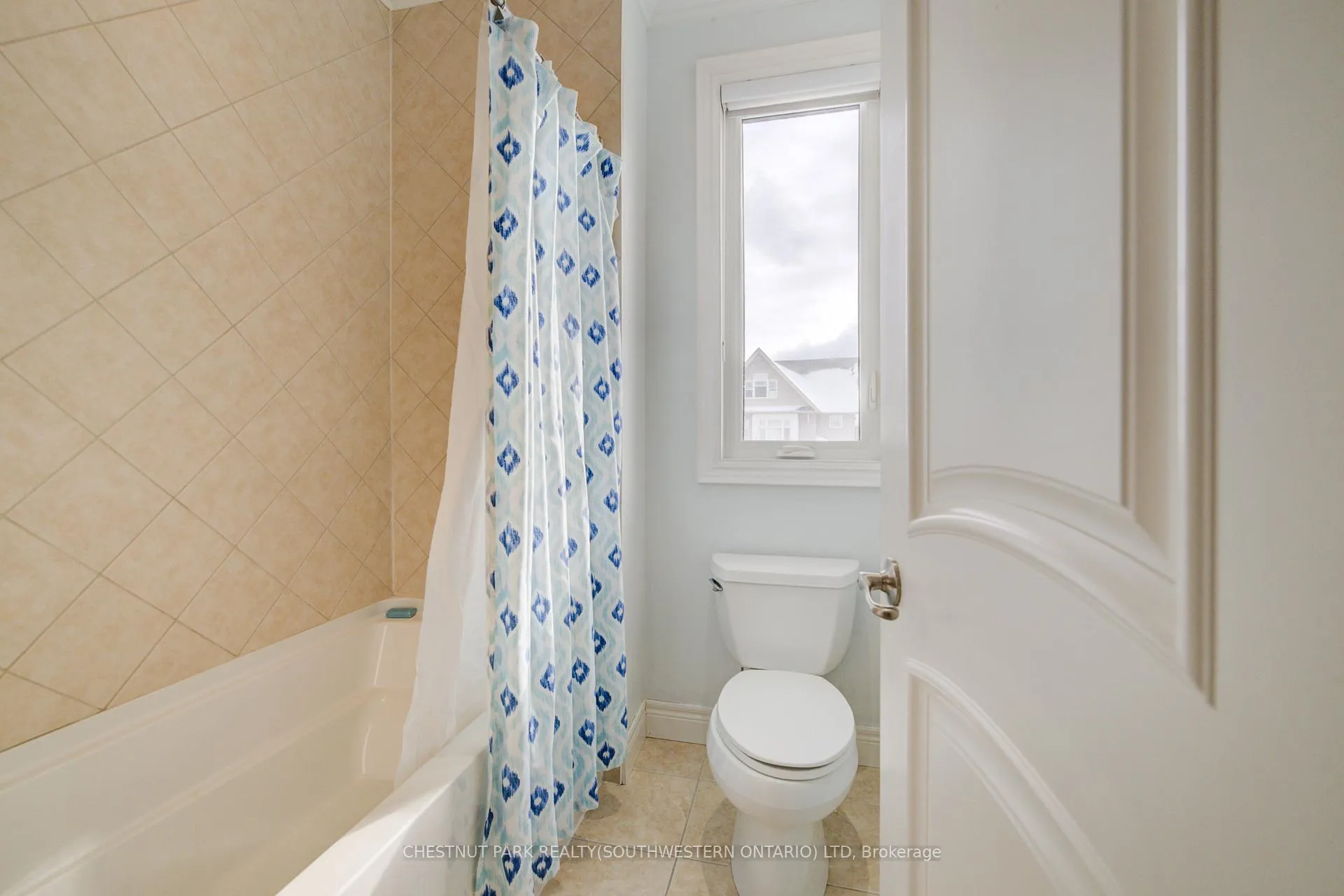 Photo 27 of 11 Tremaine Drive, Kitchener, Grand River South — HOMEH