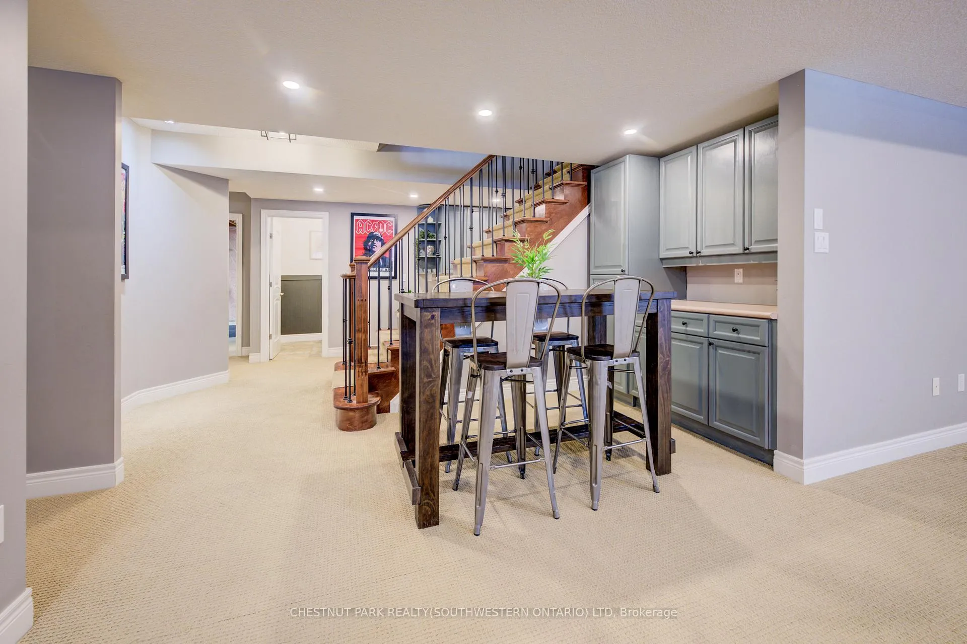 Photo 32 of 11 Tremaine Drive, Kitchener, Grand River South — HOMEH