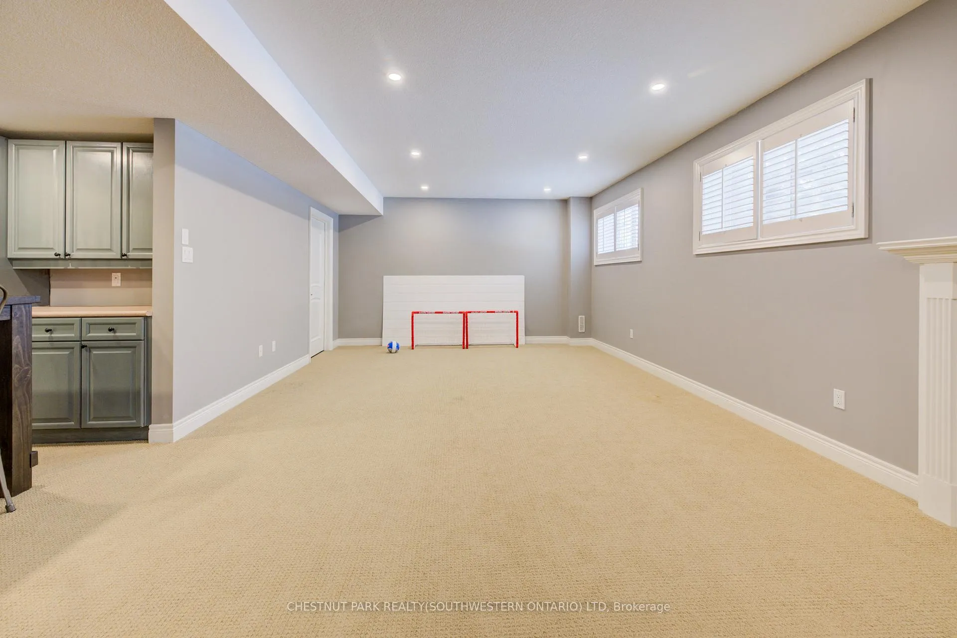 Photo 33 of 11 Tremaine Drive, Kitchener, Grand River South — HOMEH