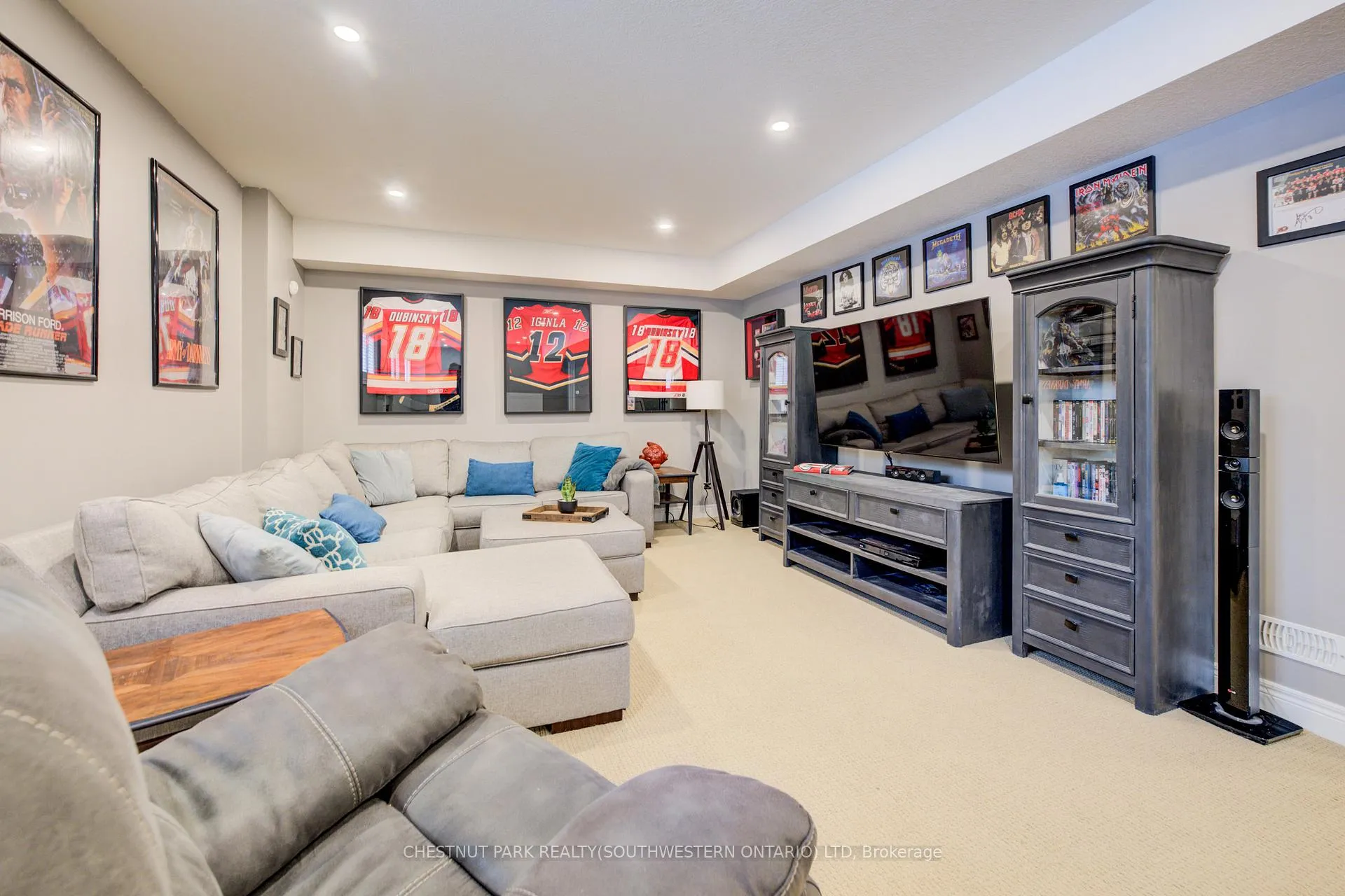 Photo 35 of 11 Tremaine Drive, Kitchener, Grand River South — HOMEH